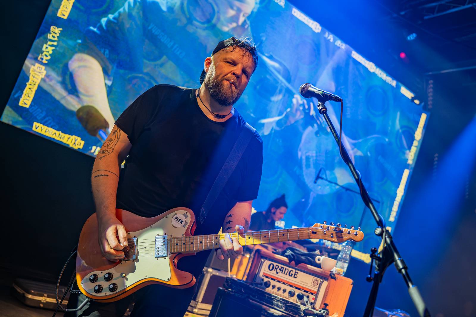 Vypsaná fiXa slaví dvacet let Krásy vesmírné. V Lucerna Music Baru zakončila podzimní část turné