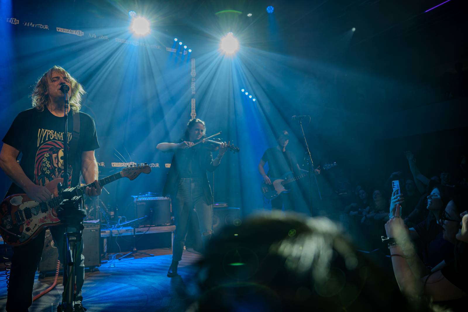 Vypsaná fiXa slaví dvacet let Krásy vesmírné. V Lucerna Music Baru zakončila podzimní část turné