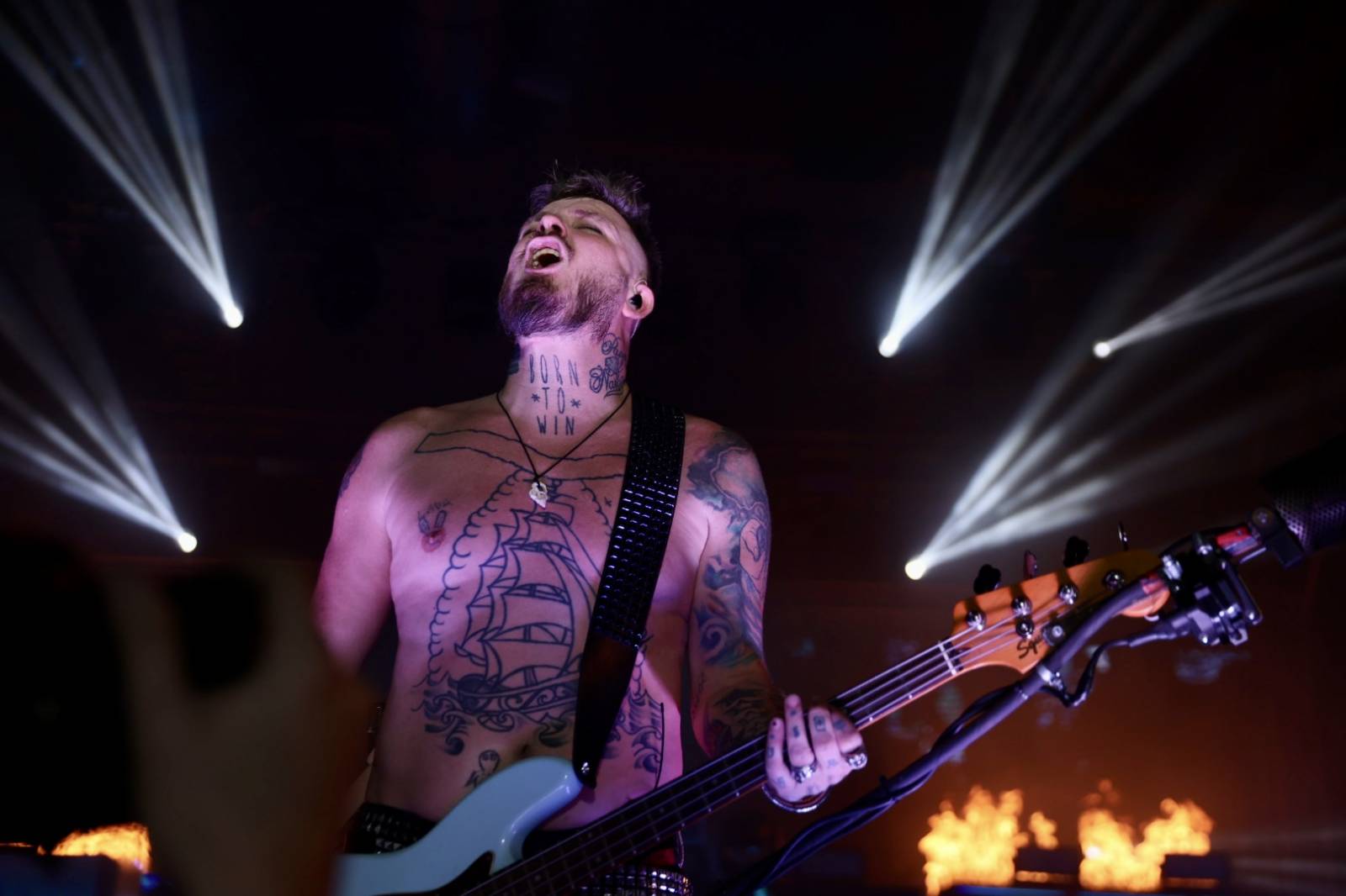 Ohnivá show i jiskry létající z kytar. Rybičky 48 zakončily letošní sezónu koncertem v Českých Budějovicích