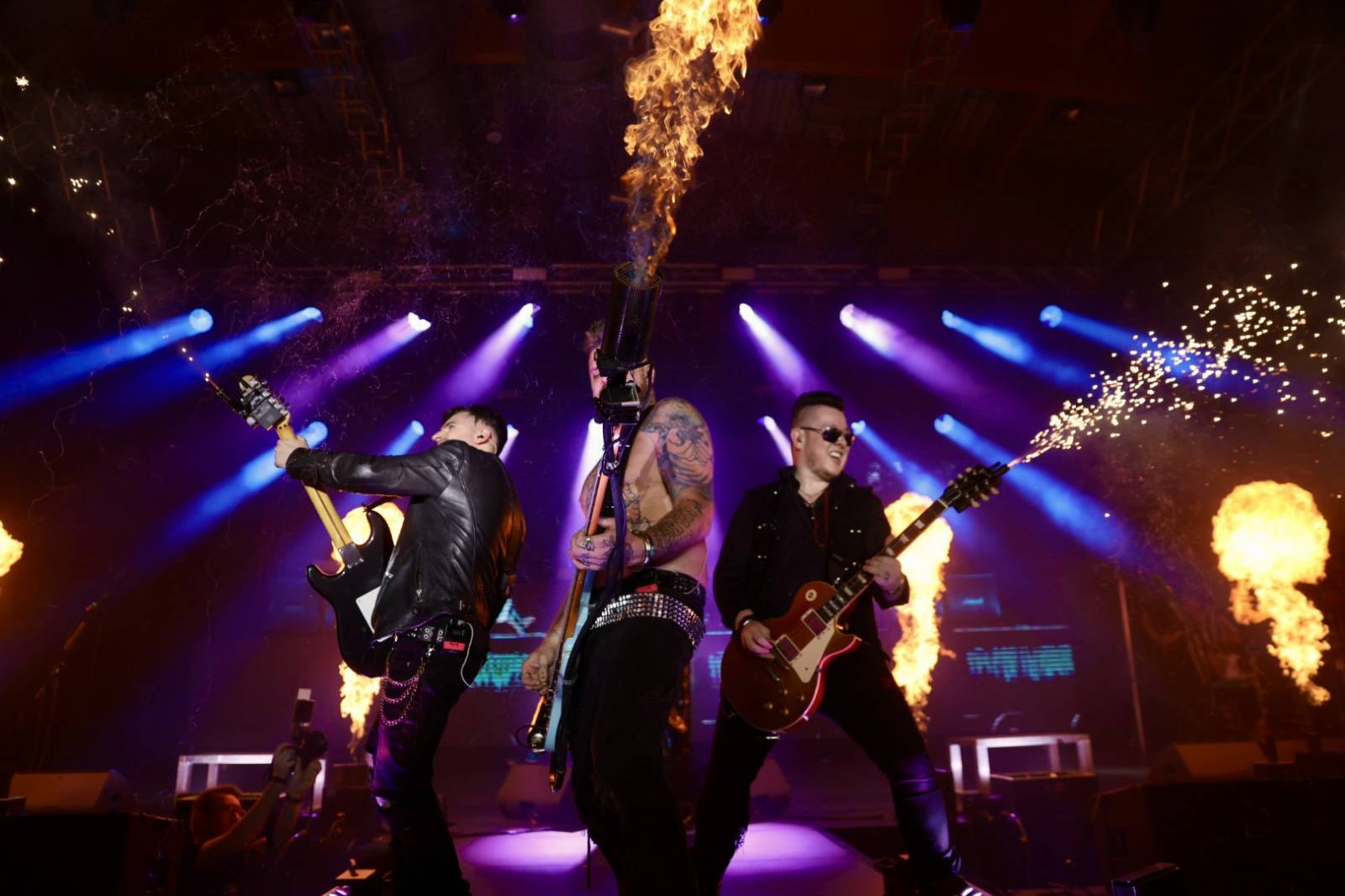 Ohnivá show i jiskry létající z kytar. Rybičky 48 zakončily letošní sezónu koncertem v Českých Budějovicích