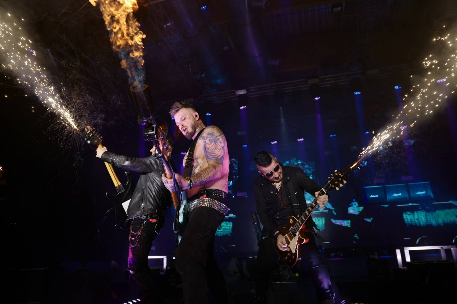 Ohnivá show i jiskry létající z kytar. Rybičky 48 zakončily letošní sezónu koncertem v Českých Budějovicích