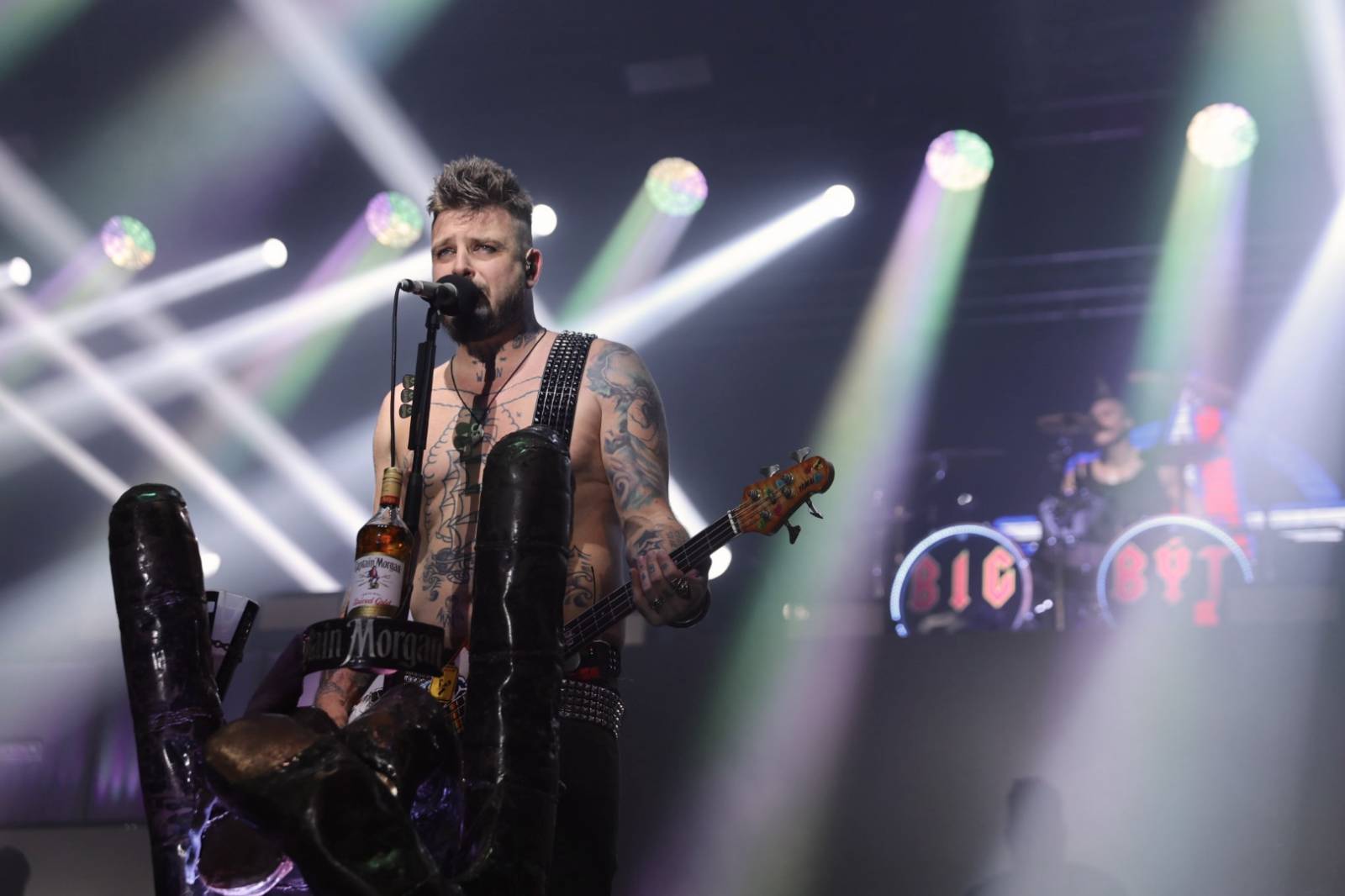 Ohnivá show i jiskry létající z kytar. Rybičky 48 zakončily letošní sezónu koncertem v Českých Budějovicích