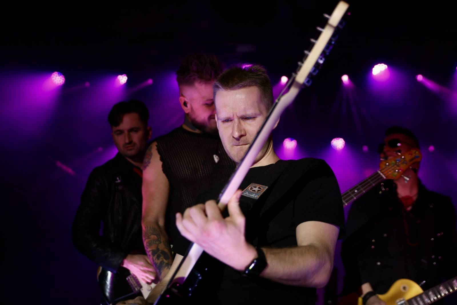 Ohnivá show i jiskry létající z kytar. Rybičky 48 zakončily letošní sezónu koncertem v Českých Budějovicích