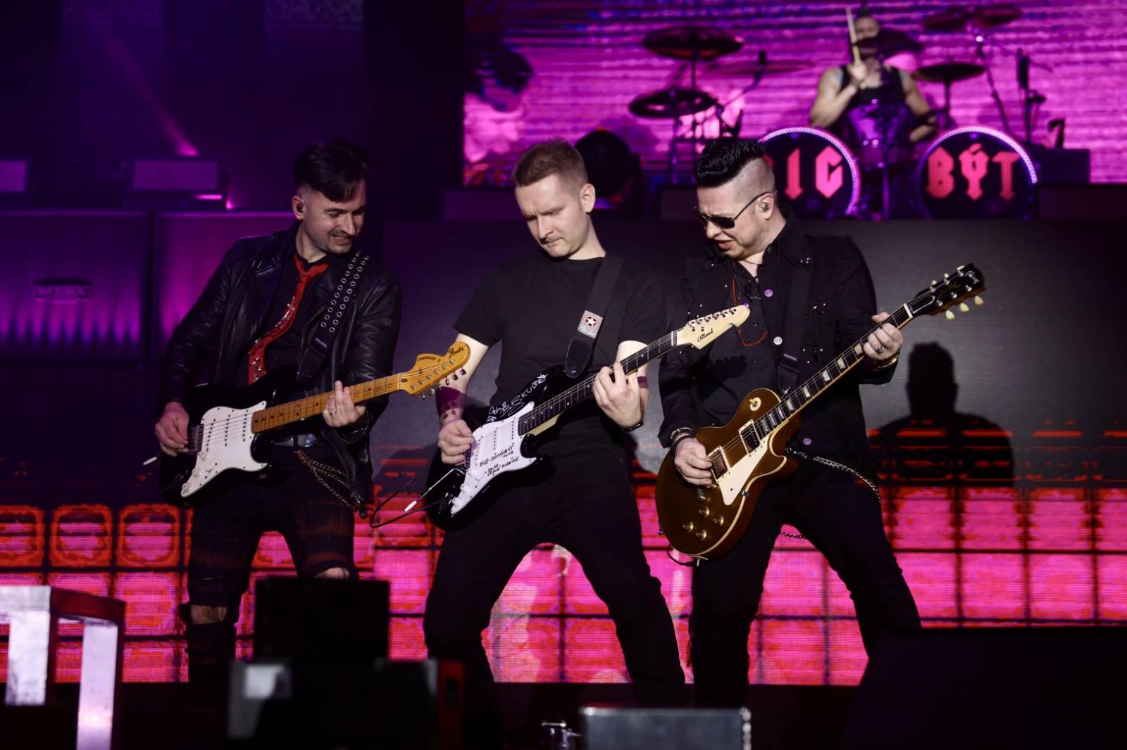 Ohnivá show i jiskry létající z kytar. Rybičky 48 zakončily letošní sezónu koncertem v Českých Budějovicích