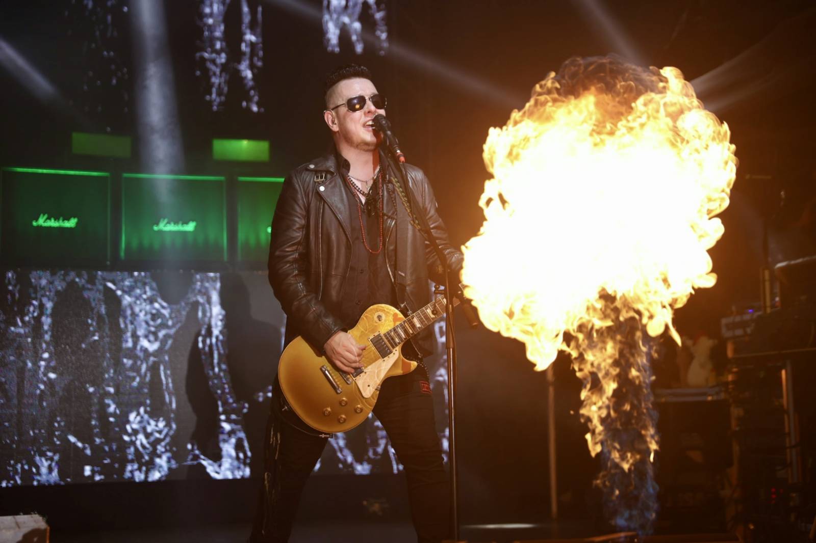 Ohnivá show i jiskry létající z kytar. Rybičky 48 zakončily letošní sezónu koncertem v Českých Budějovicích