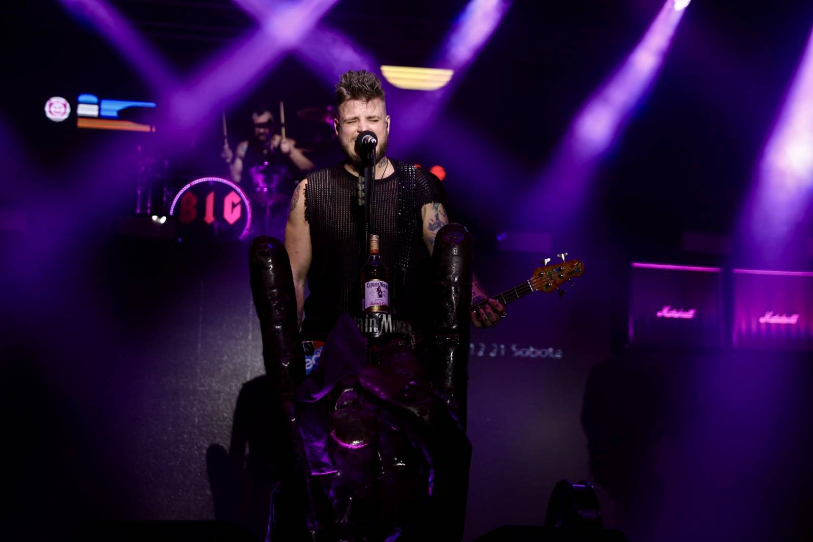 Ohnivá show i jiskry létající z kytar. Rybičky 48 zakončily letošní sezónu koncertem v Českých Budějovicích