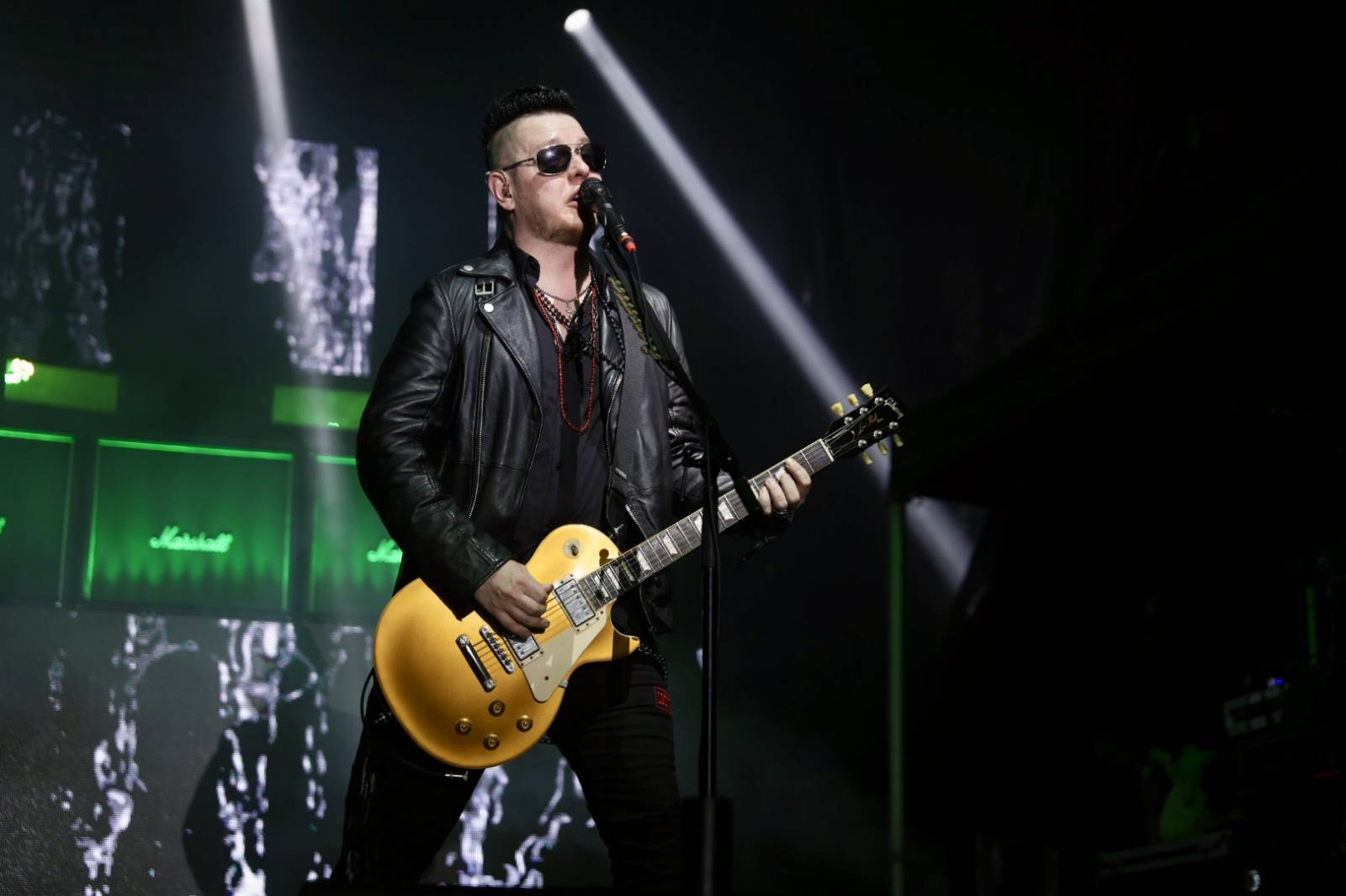 Ohnivá show i jiskry létající z kytar. Rybičky 48 zakončily letošní sezónu koncertem v Českých Budějovicích