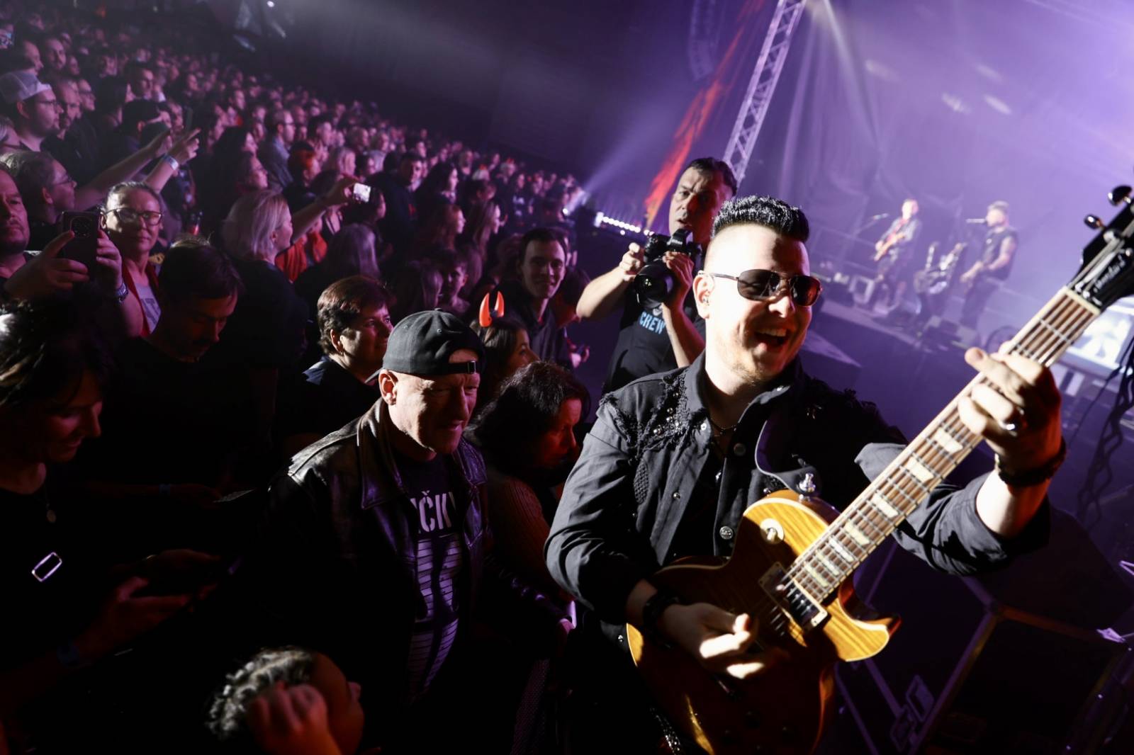 Ohnivá show i jiskry létající z kytar. Rybičky 48 zakončily letošní sezónu koncertem v Českých Budějovicích