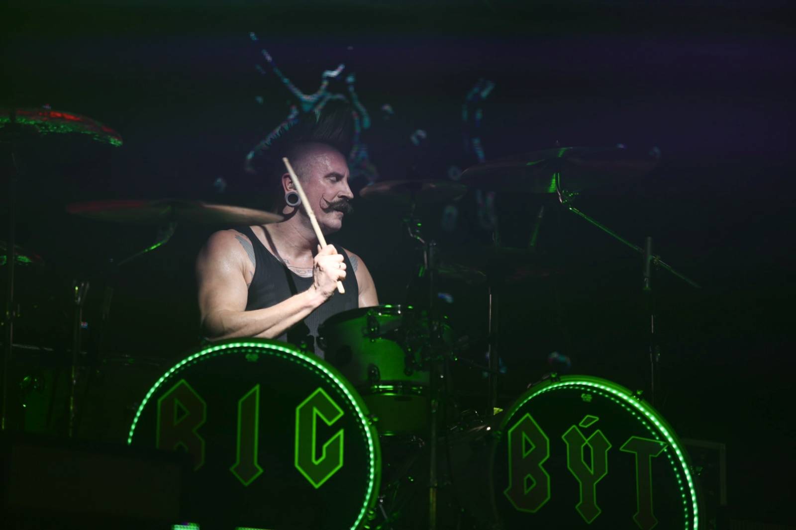 Ohnivá show i jiskry létající z kytar. Rybičky 48 zakončily letošní sezónu koncertem v Českých Budějovicích