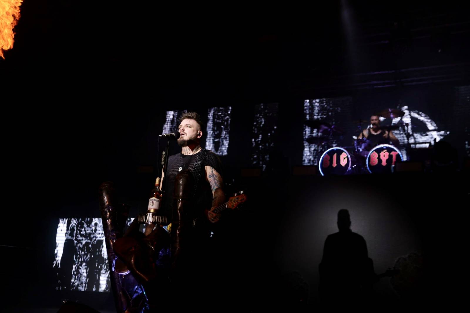 Ohnivá show i jiskry létající z kytar. Rybičky 48 zakončily letošní sezónu koncertem v Českých Budějovicích