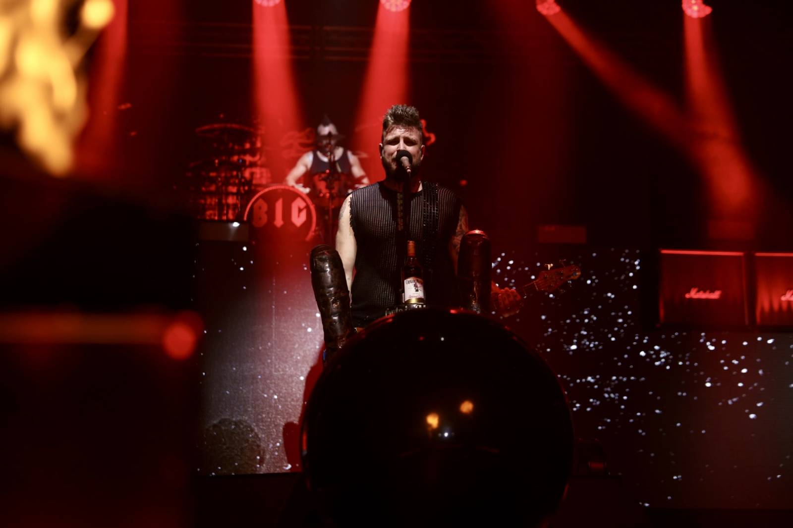 Ohnivá show i jiskry létající z kytar. Rybičky 48 zakončily letošní sezónu koncertem v Českých Budějovicích