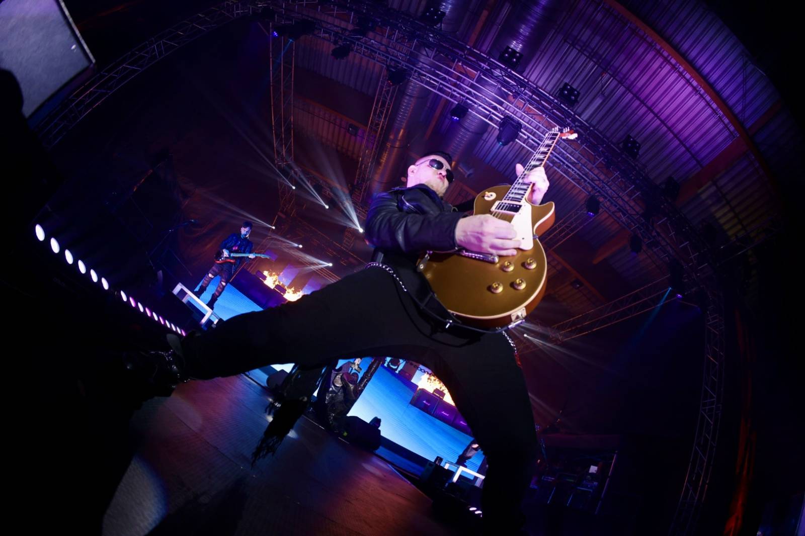 Ohnivá show i jiskry létající z kytar. Rybičky 48 zakončily letošní sezónu koncertem v Českých Budějovicích