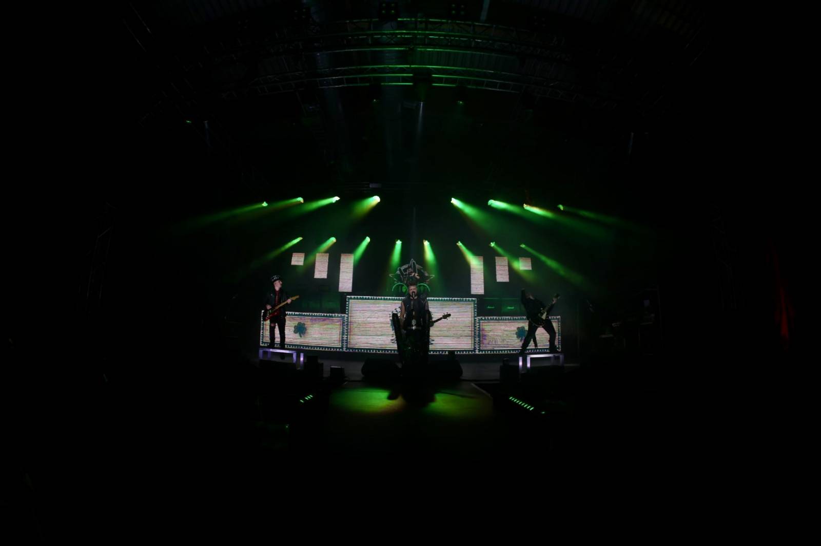 Ohnivá show i jiskry létající z kytar. Rybičky 48 zakončily letošní sezónu koncertem v Českých Budějovicích