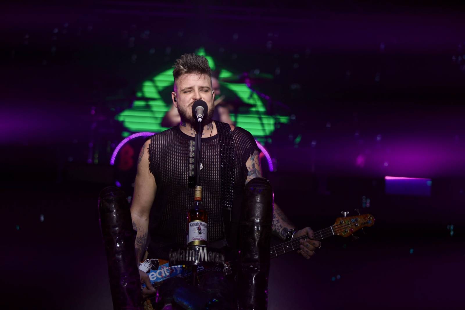 Ohnivá show i jiskry létající z kytar. Rybičky 48 zakončily letošní sezónu koncertem v Českých Budějovicích