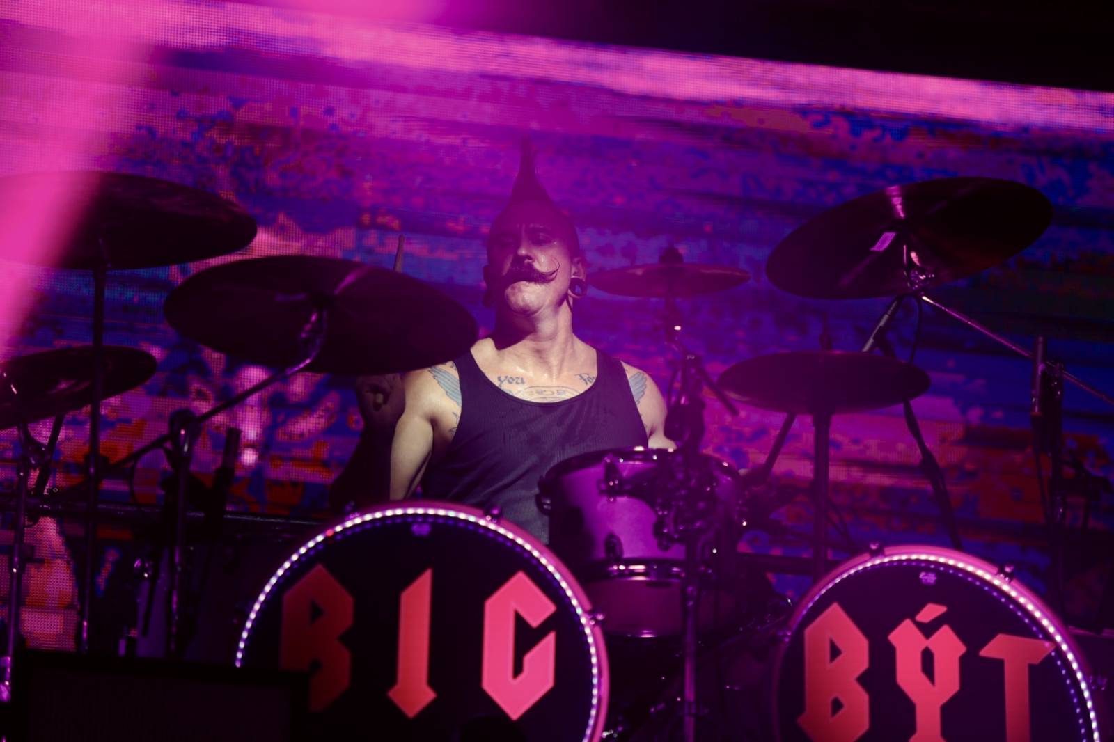 Ohnivá show i jiskry létající z kytar. Rybičky 48 zakončily letošní sezónu koncertem v Českých Budějovicích