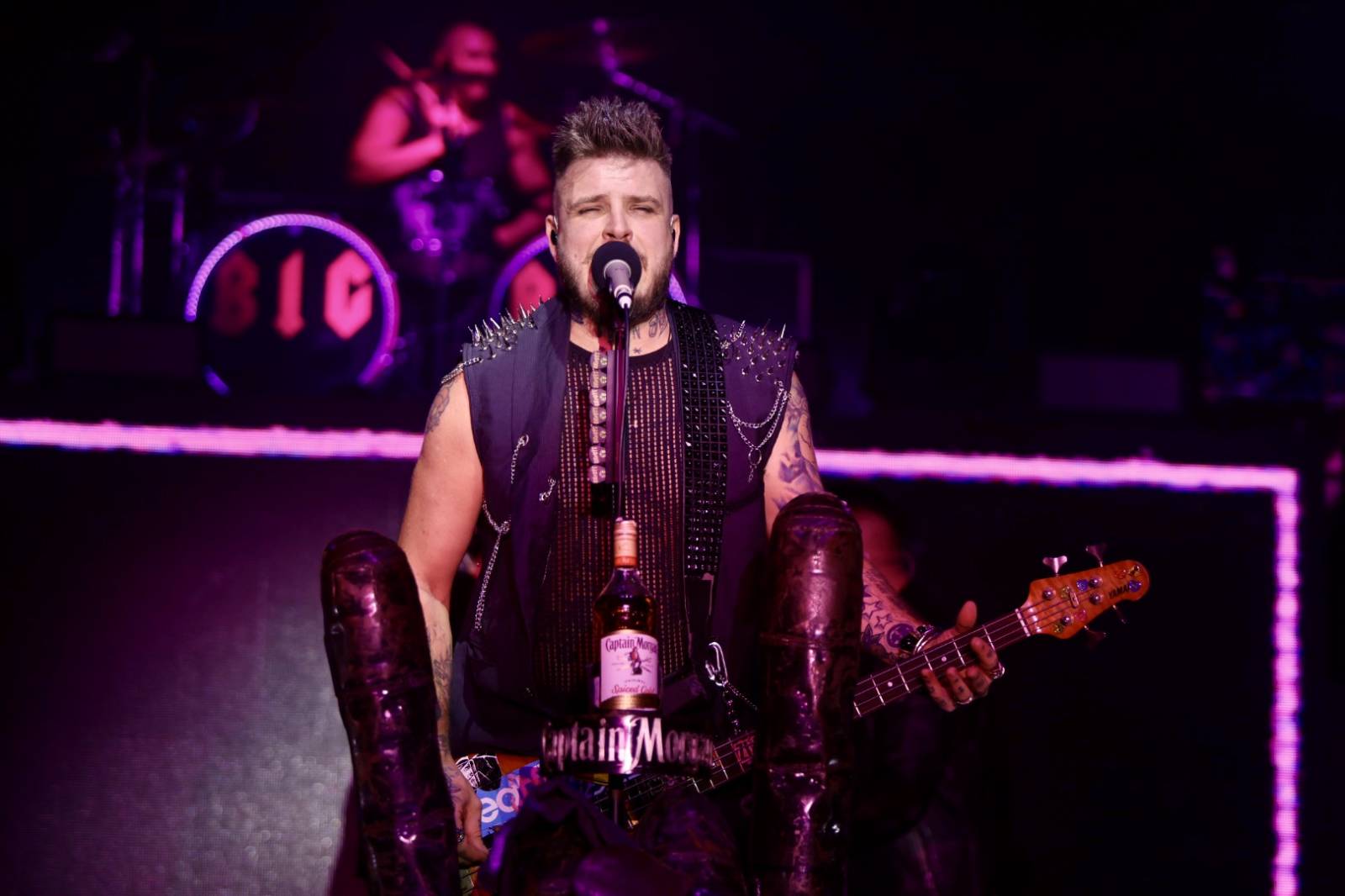 Ohnivá show i jiskry létající z kytar. Rybičky 48 zakončily letošní sezónu koncertem v Českých Budějovicích