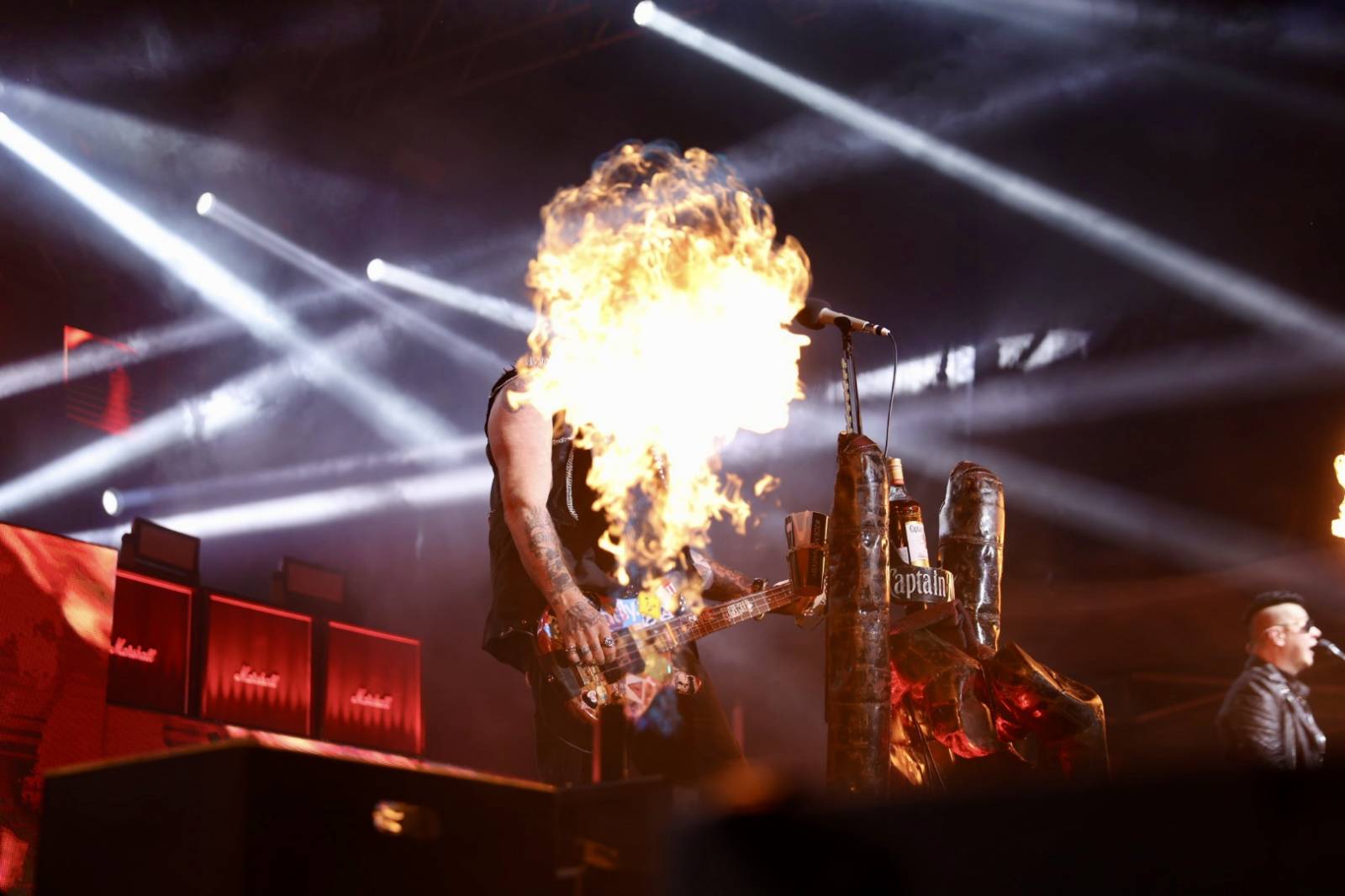 Ohnivá show i jiskry létající z kytar. Rybičky 48 zakončily letošní sezónu koncertem v Českých Budějovicích