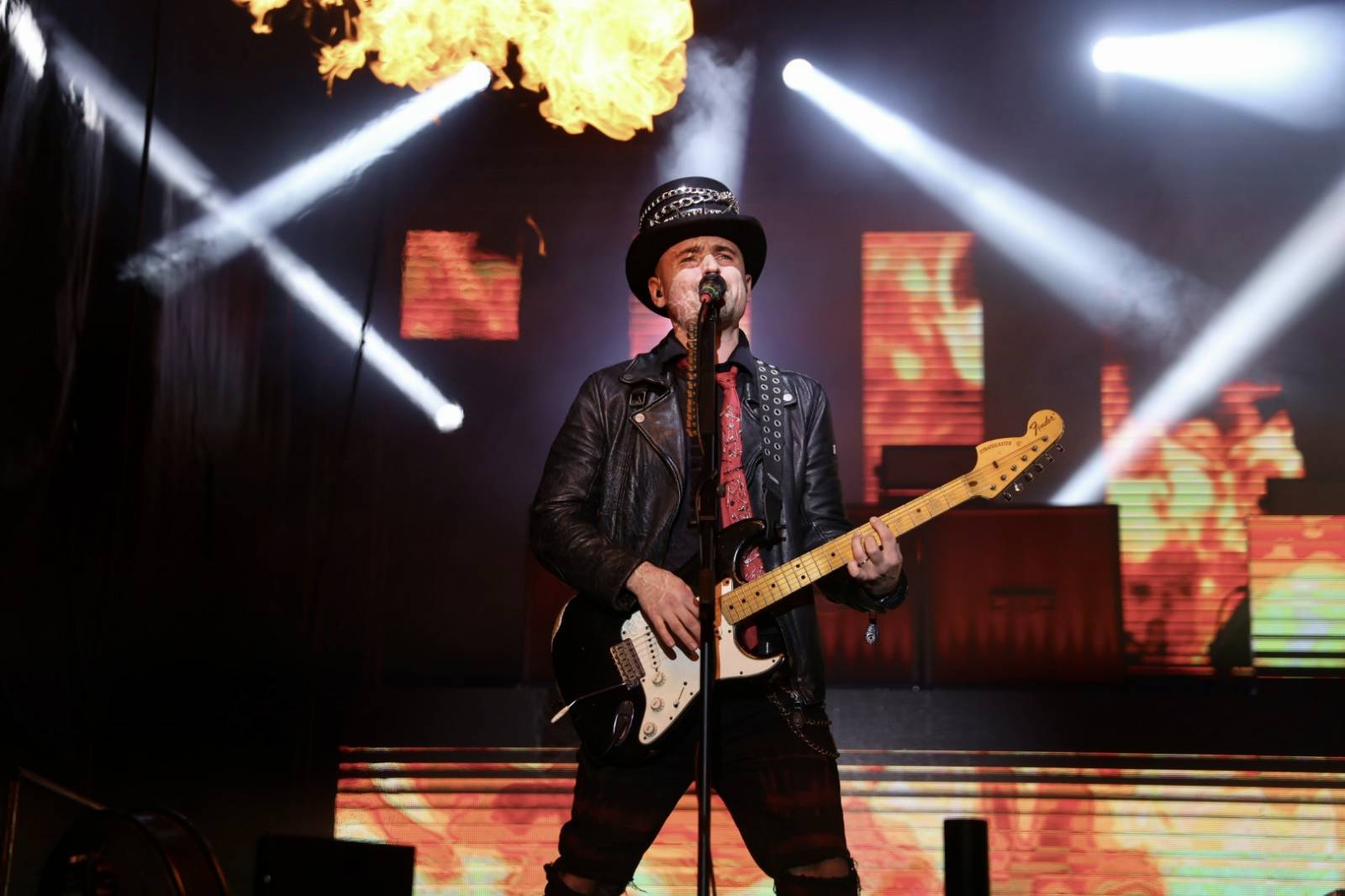 Ohnivá show i jiskry létající z kytar. Rybičky 48 zakončily letošní sezónu koncertem v Českých Budějovicích