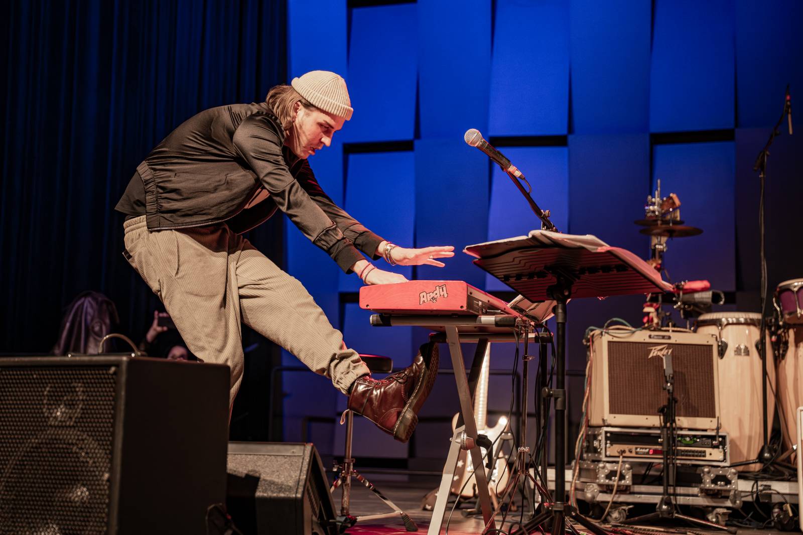 Michal Prokop učaroval Foru Karlín a převzal si platinovou desku za album Ostraka