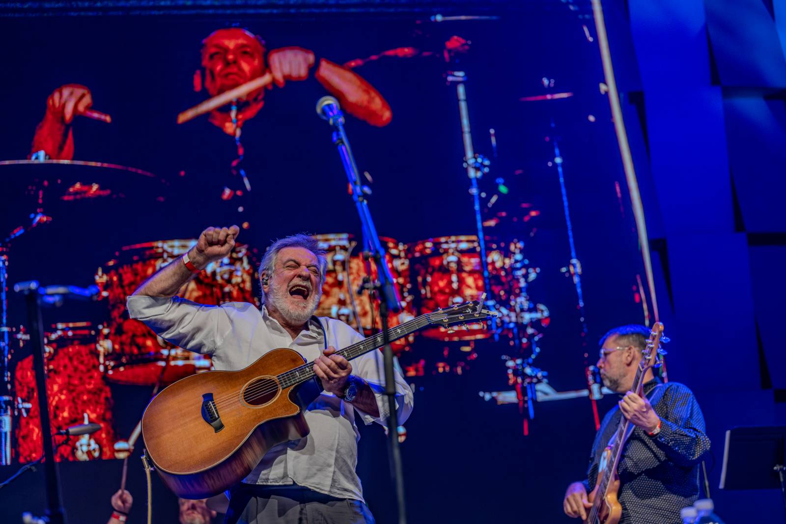 Michal Prokop učaroval Foru Karlín a převzal si platinovou desku za album Ostraka