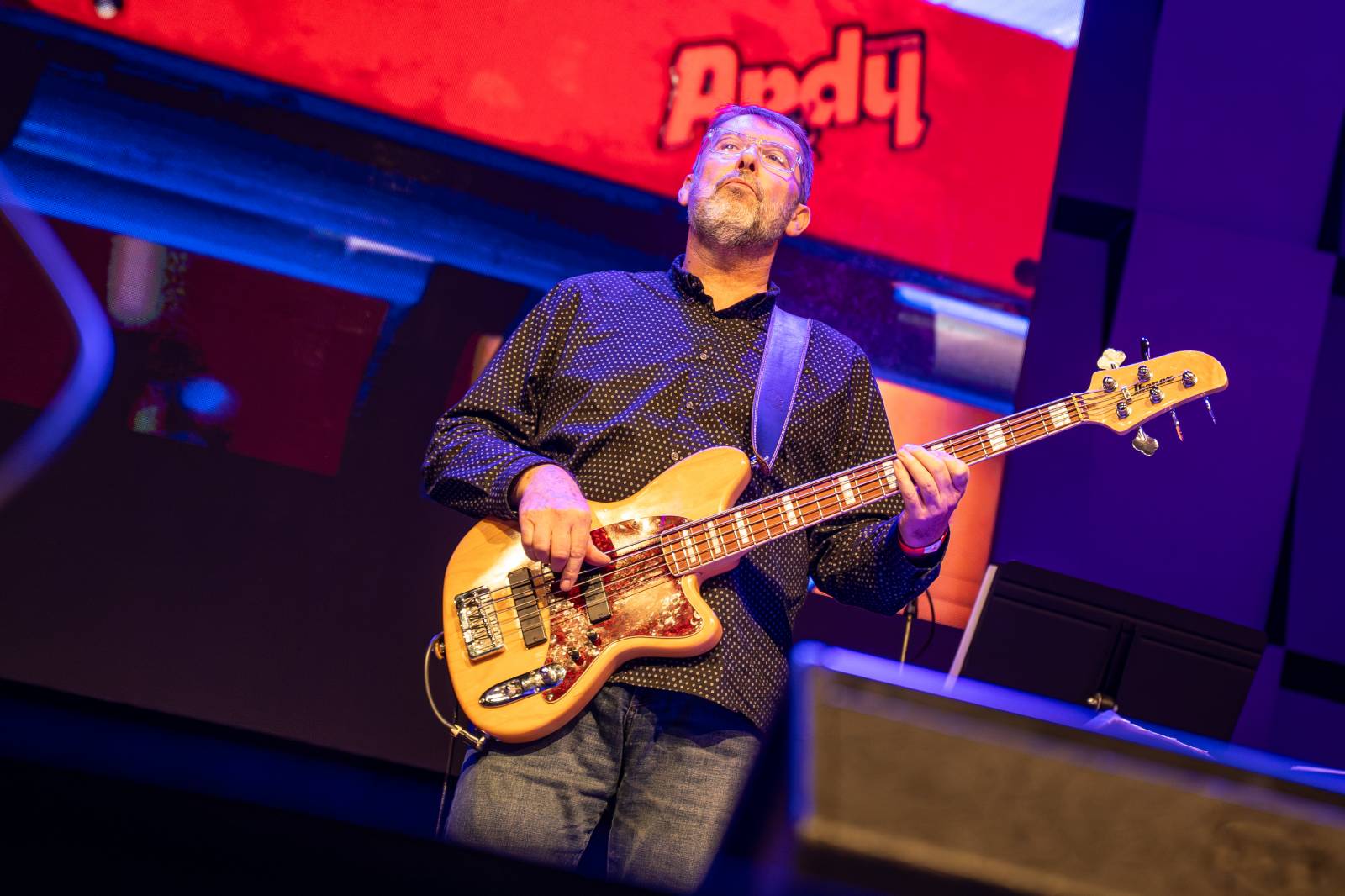 Michal Prokop učaroval Foru Karlín a převzal si platinovou desku za album Ostraka