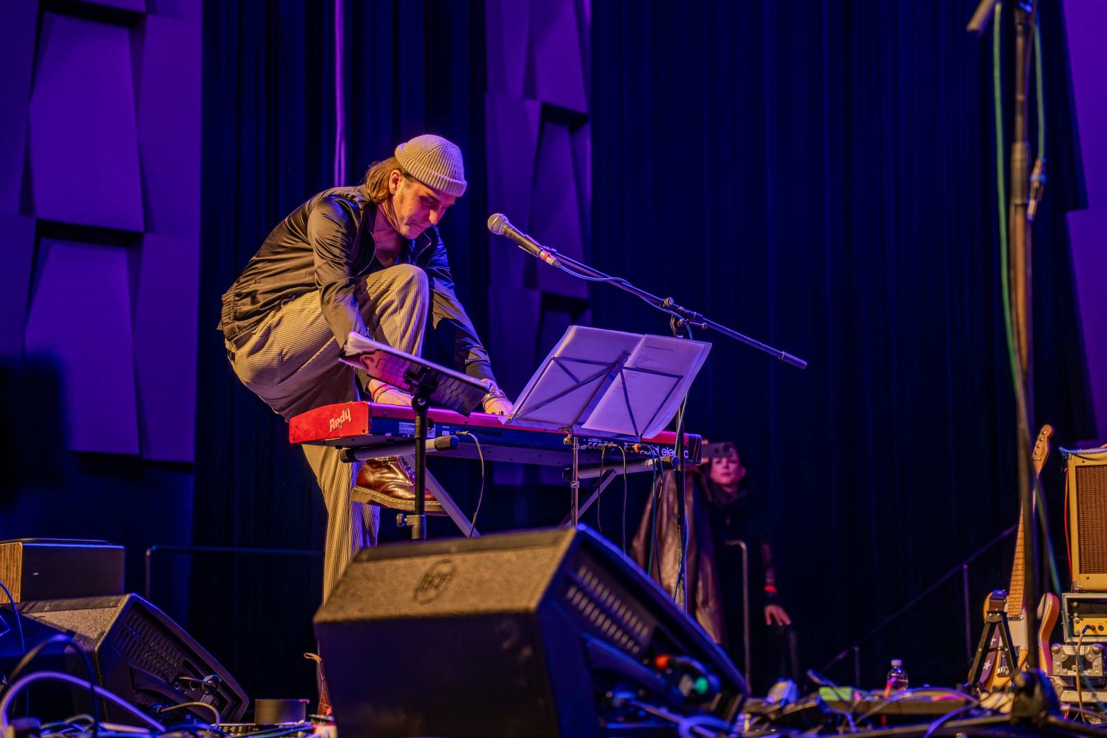 Michal Prokop učaroval Foru Karlín a převzal si platinovou desku za album Ostraka