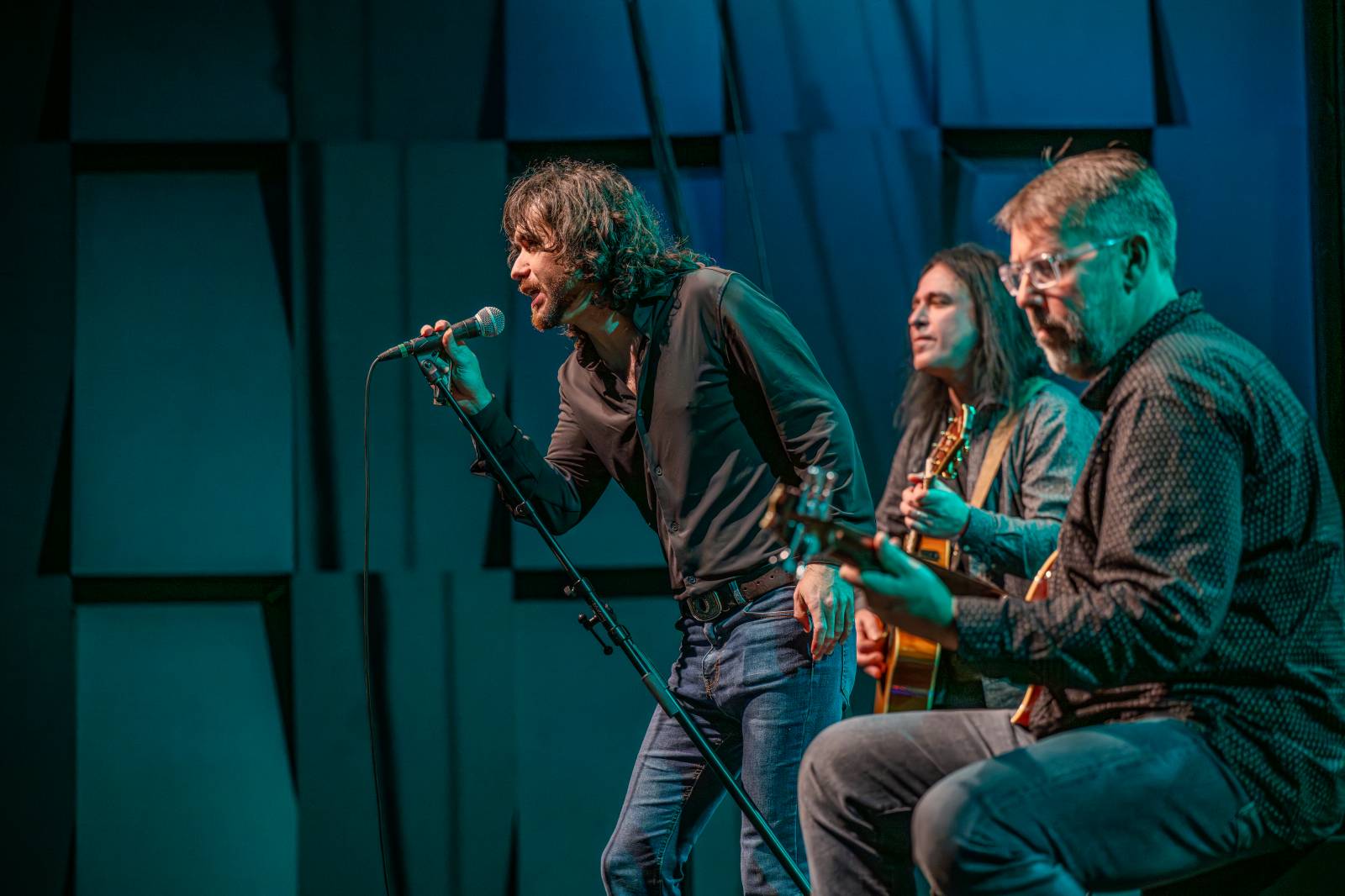 Michal Prokop učaroval Foru Karlín a převzal si platinovou desku za album Ostraka