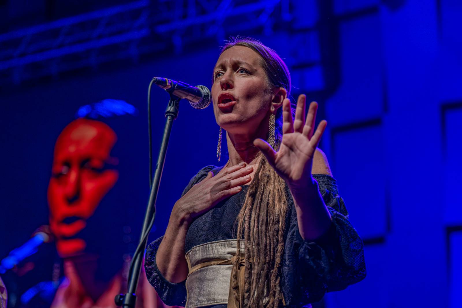 Michal Prokop učaroval Foru Karlín a převzal si platinovou desku za album Ostraka