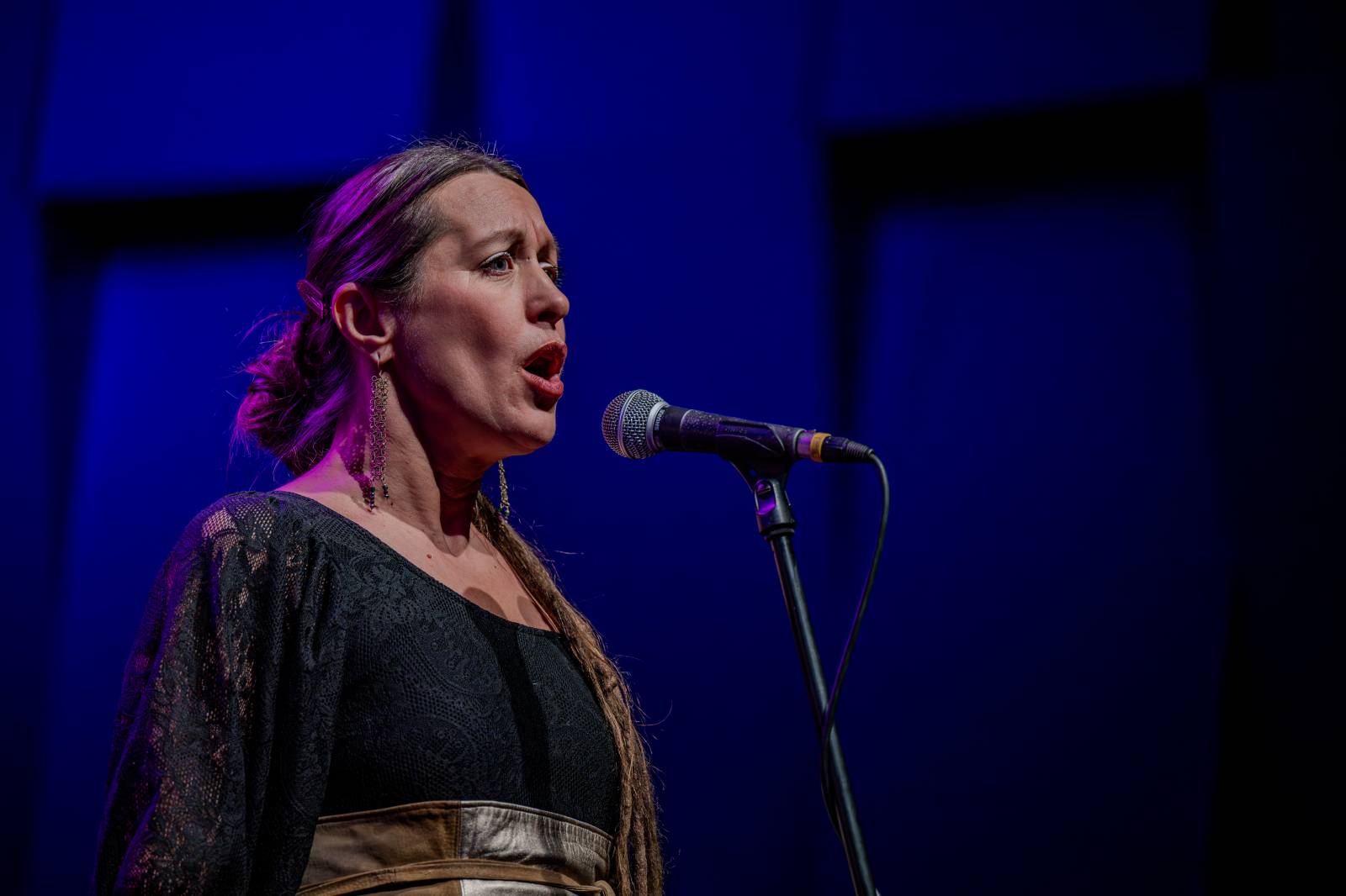 Michal Prokop učaroval Foru Karlín a převzal si platinovou desku za album Ostraka