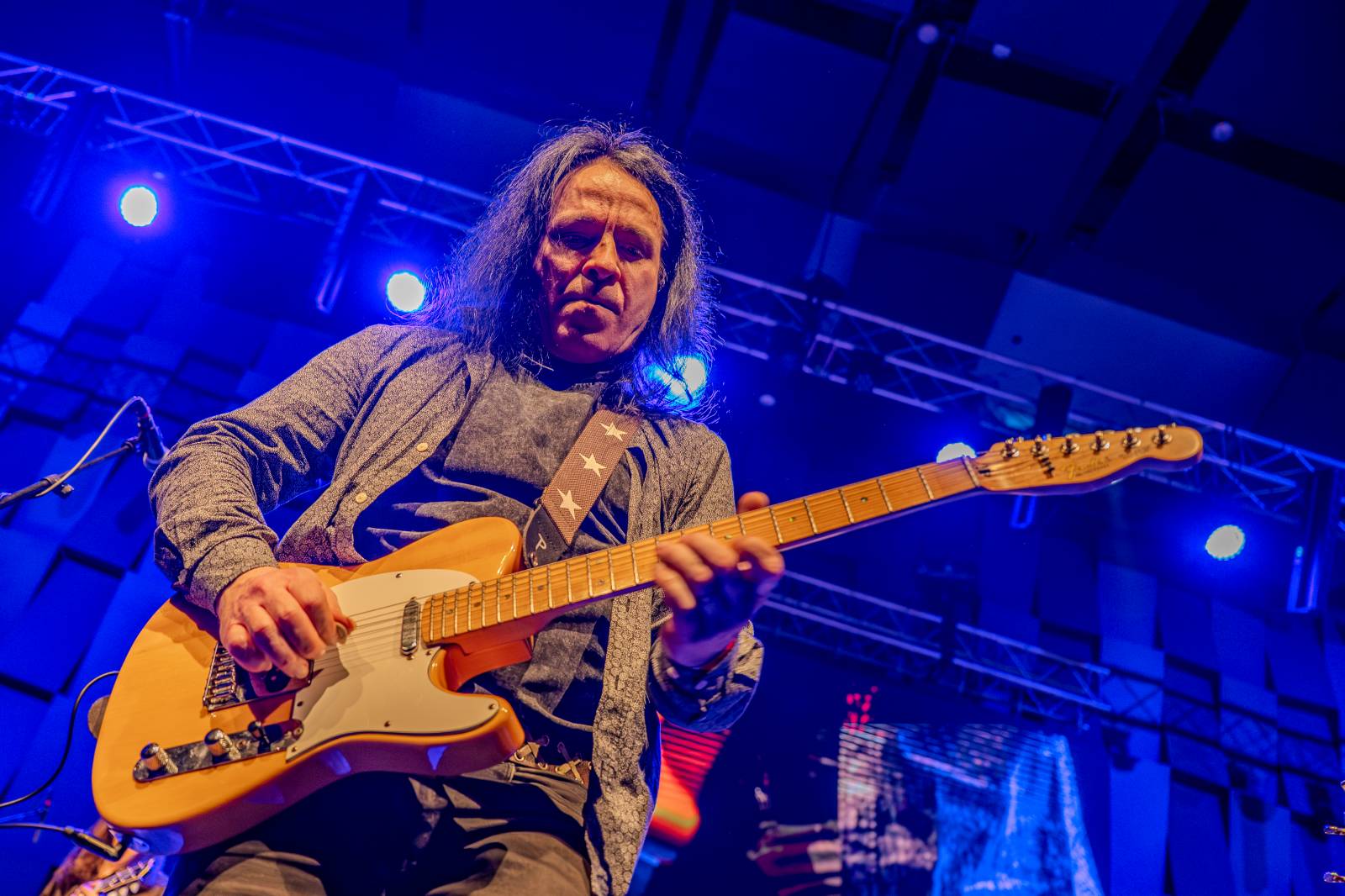 Michal Prokop učaroval Foru Karlín a převzal si platinovou desku za album Ostraka