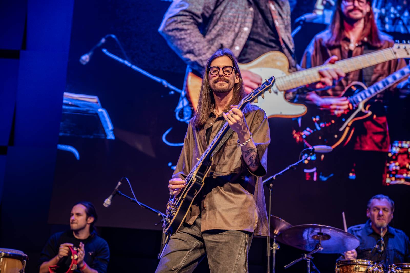 Michal Prokop učaroval Foru Karlín a převzal si platinovou desku za album Ostraka