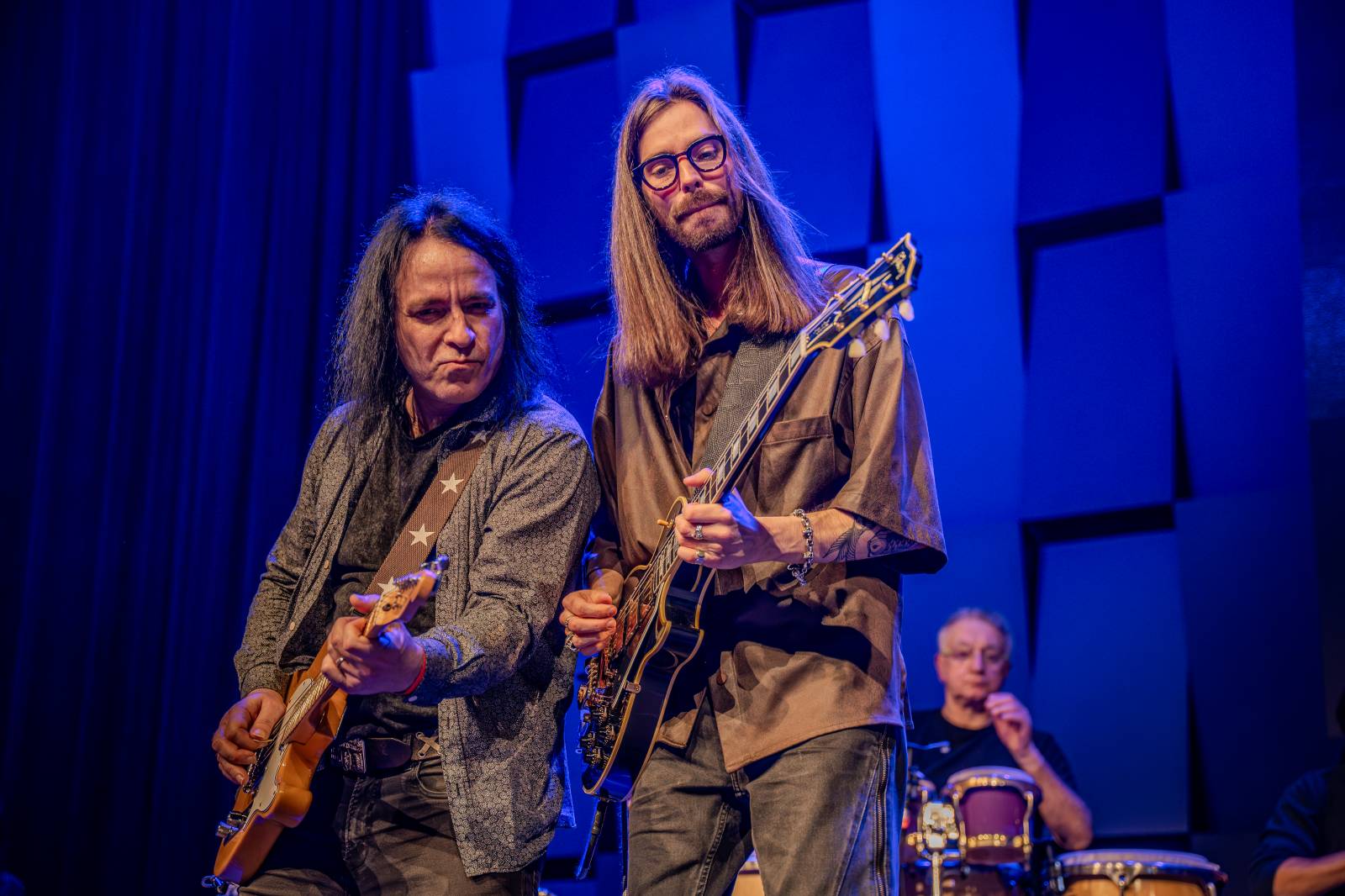 Michal Prokop učaroval Foru Karlín a převzal si platinovou desku za album Ostraka