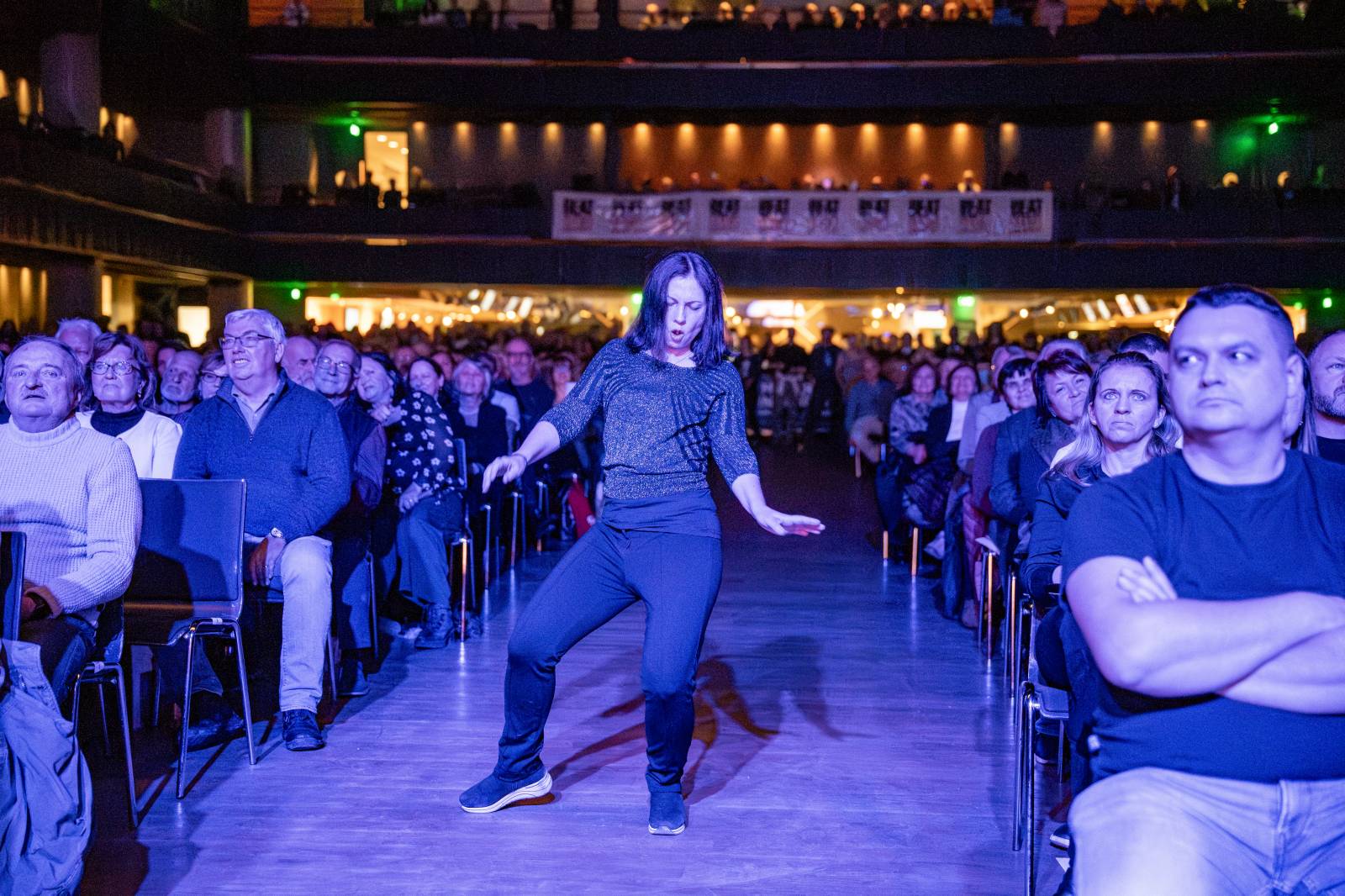 Michal Prokop učaroval Foru Karlín a převzal si platinovou desku za album Ostraka