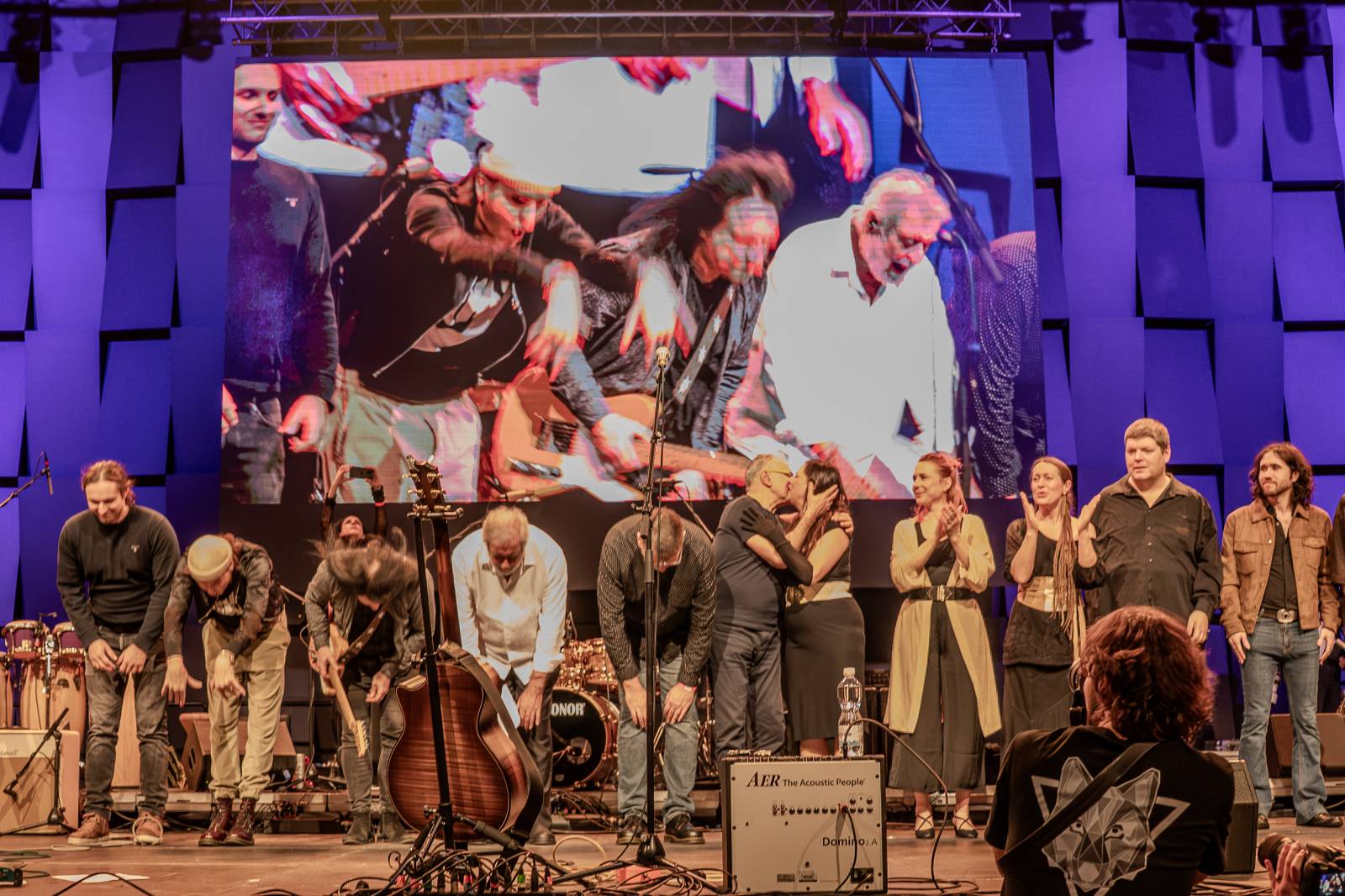 Michal Prokop učaroval Foru Karlín a převzal si platinovou desku za album Ostraka