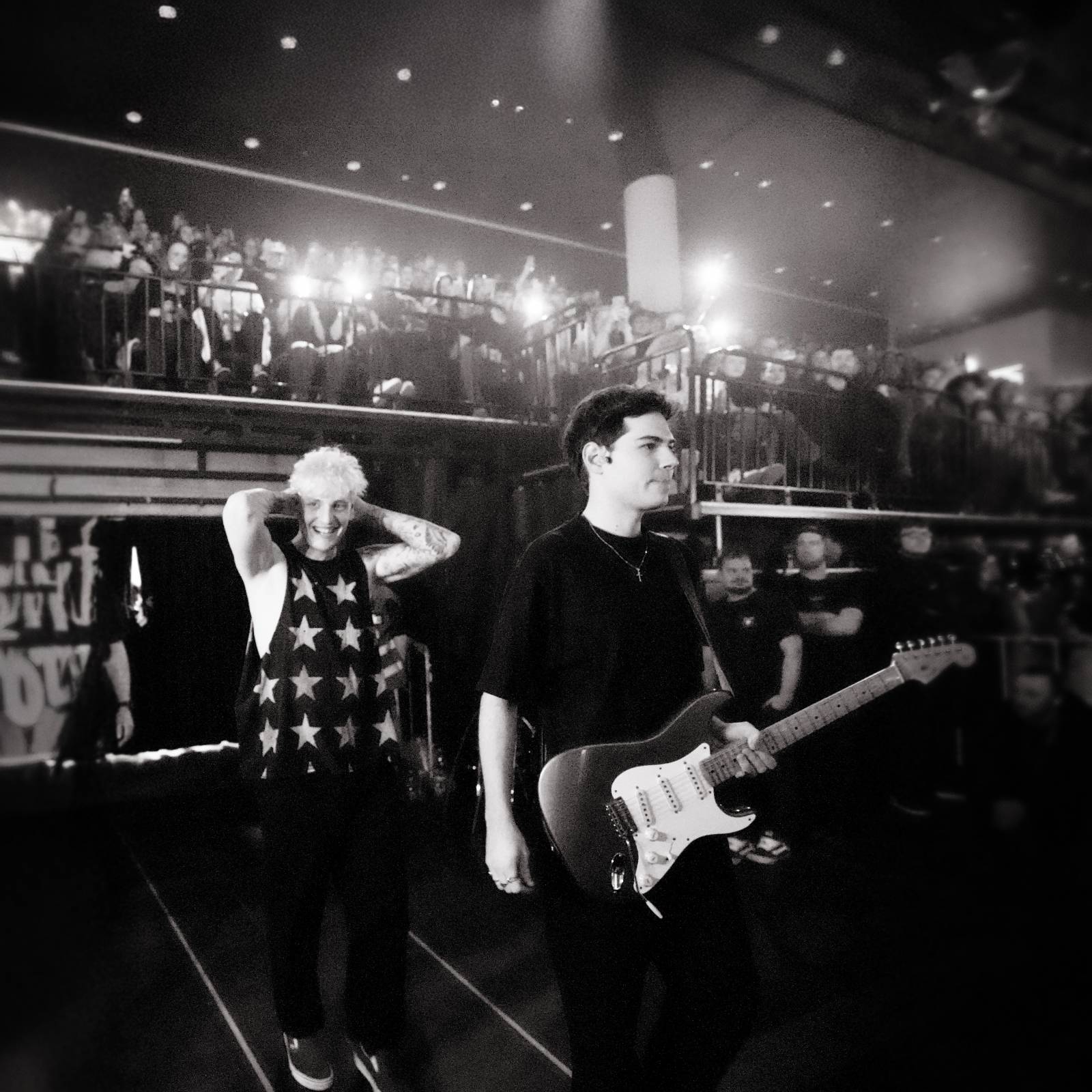 Nadšený řev a slzy štěstí. Ben Cristovao  a Sofian Medjmedj  vyvolali v O2 universu šílenství