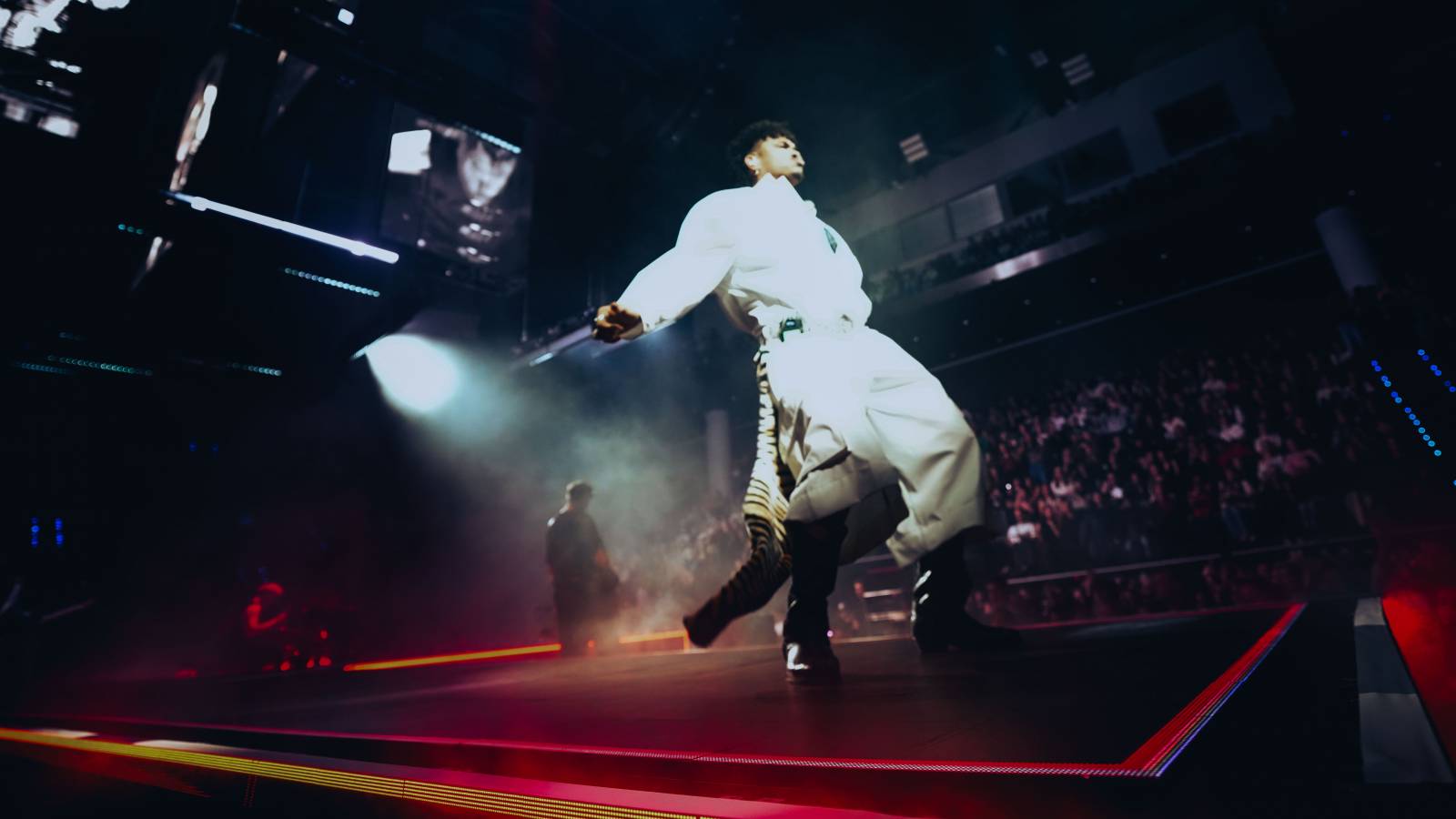 Nadšený řev a slzy štěstí. Ben Cristovao  a Sofian Medjmedj  vyvolali v O2 universu šílenství