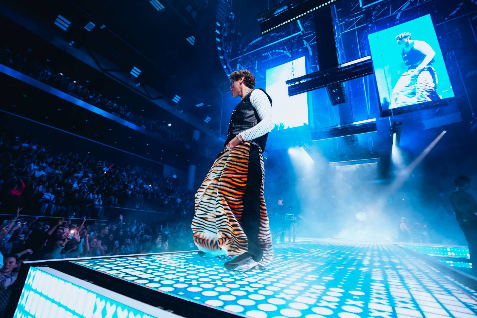 Nadšený řev a slzy štěstí. Ben Cristovao  a Sofian Medjmedj  vyvolali v O2 universu šílenství