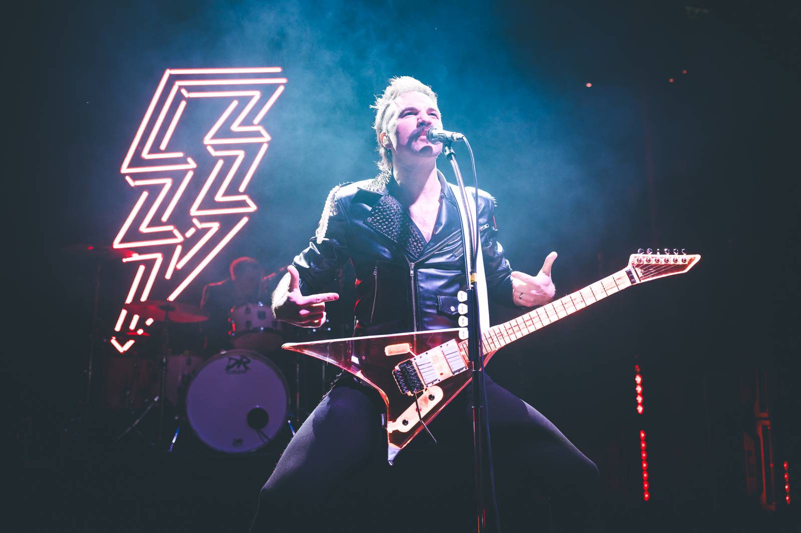 Rok 2025 objektivem fotografů | St. Vincent, Royal Republic i Halflive. To byla koncertní sezóna Jany Braunové