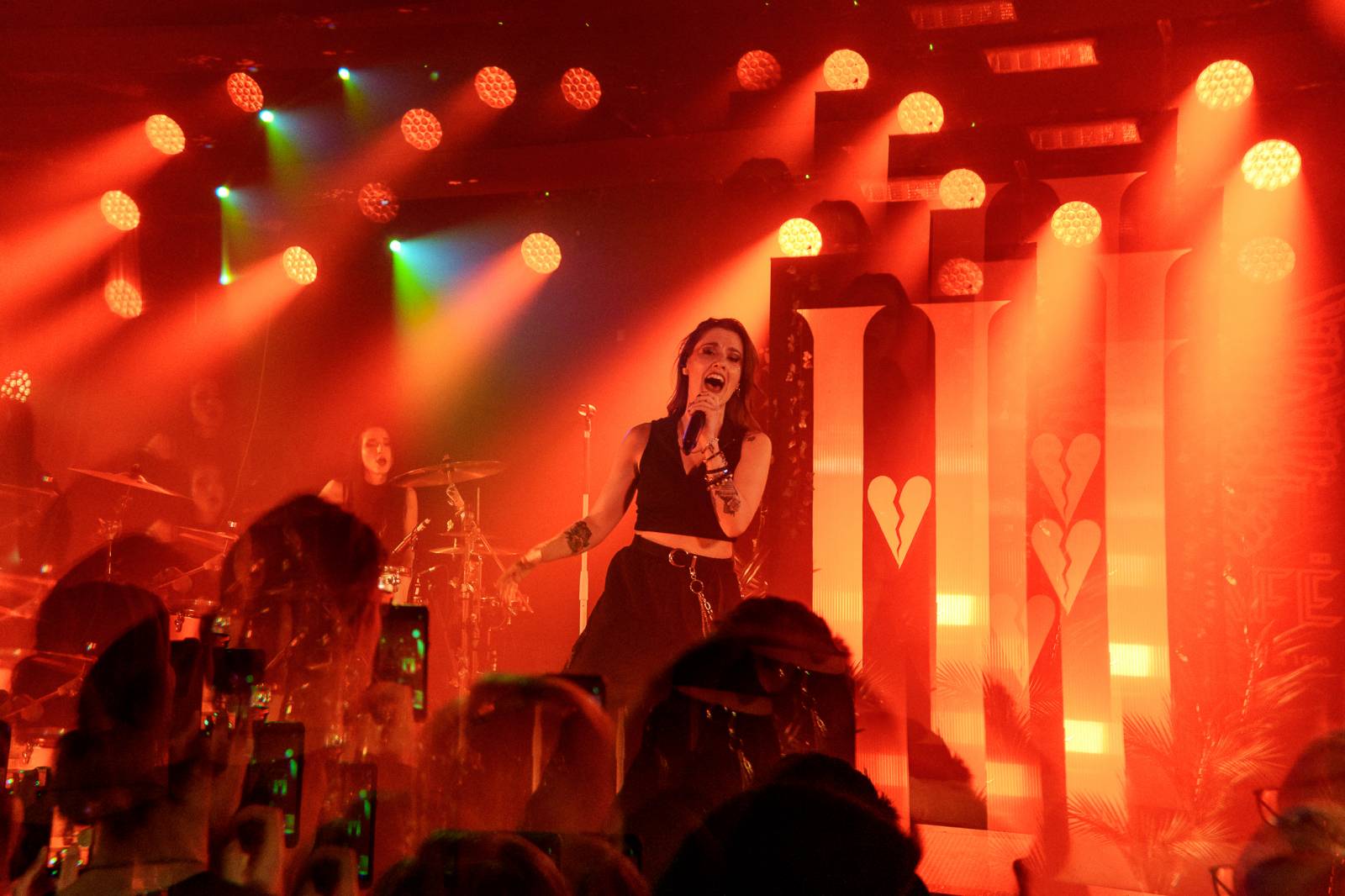 Rok 2025 objektivem fotografů | St. Vincent, Royal Republic i Halflive. To byla koncertní sezóna Jany Braunové