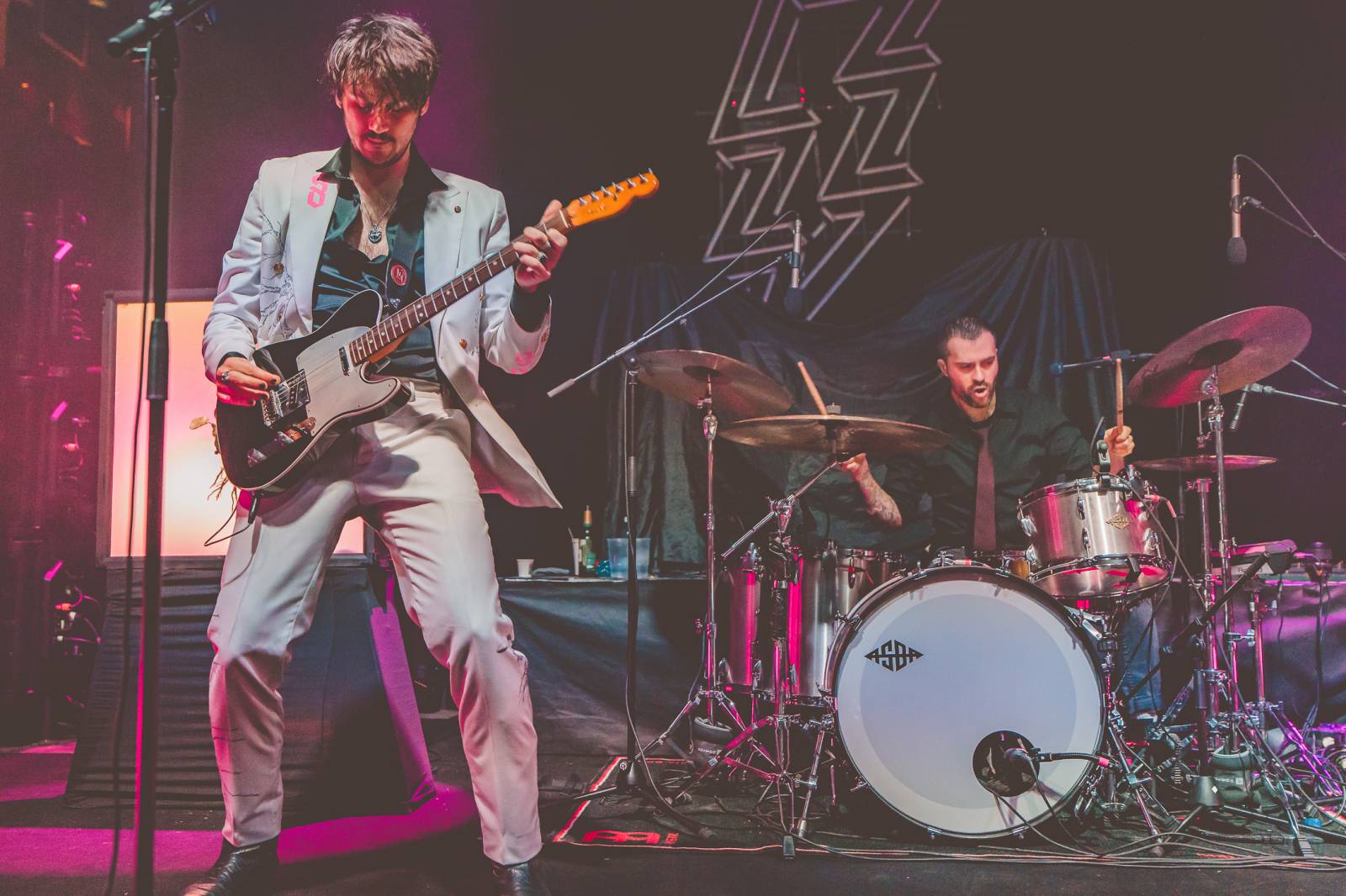 Rok 2025 objektivem fotografů | St. Vincent, Royal Republic i Halflive. To byla koncertní sezóna Jany Braunové