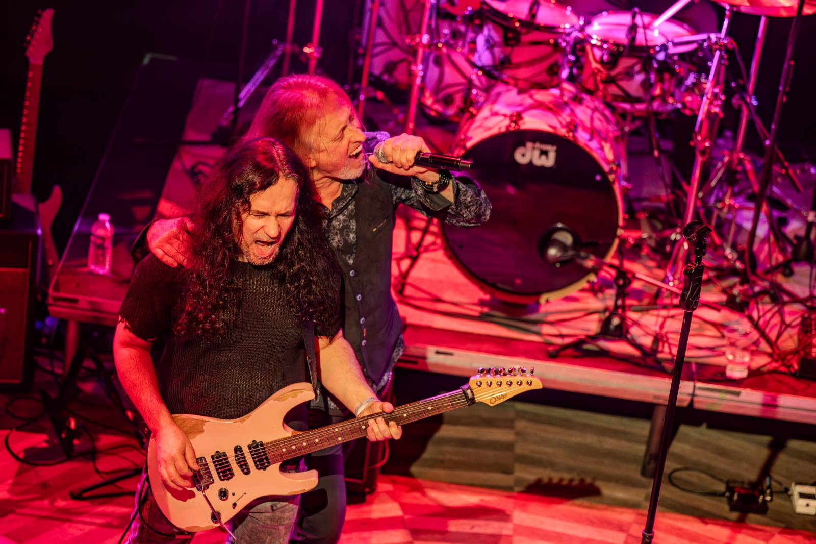 Kamil Střihavka rozezpíval Lucerna Music Bar, speciálním hostem byl Petr Janda