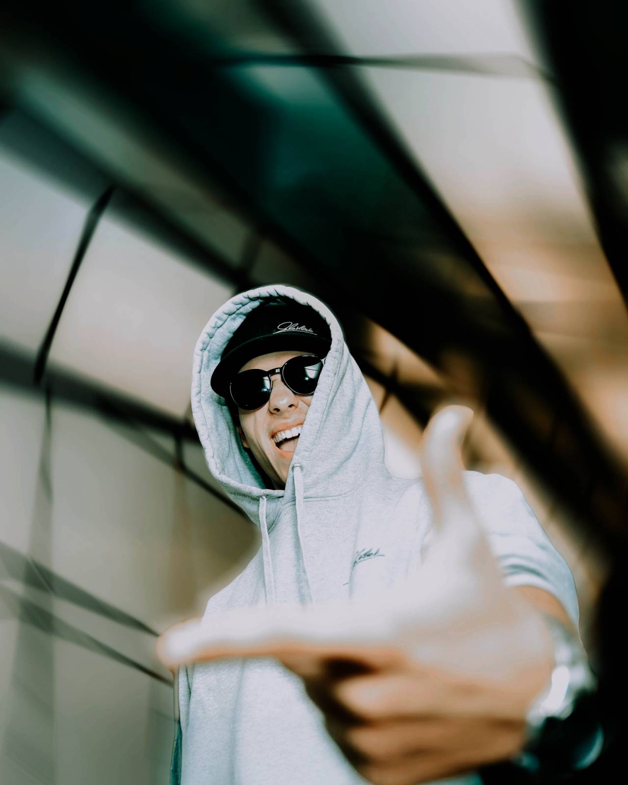 Rok 2025 objektivem fotografů | Iveta Valentová zachytila Bena Cristovao v Edenu i rozhovory s Martinem Chobotem, Renne Dangem a Slavíčkem