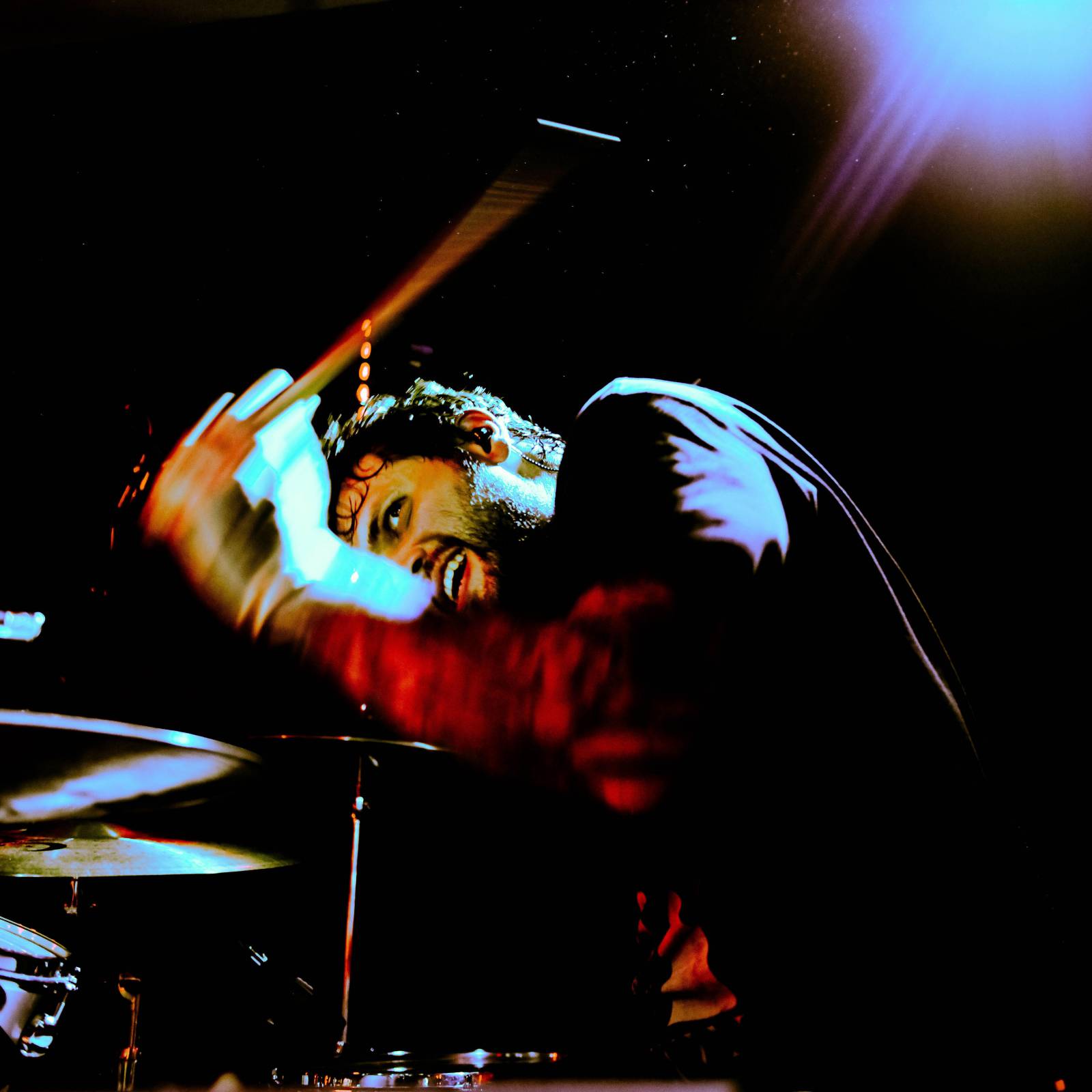 Rok 2025 objektivem fotografů | Iveta Valentová zachytila Bena Cristovao v Edenu i rozhovory s Martinem Chobotem, Renne Dangem a Slavíčkem