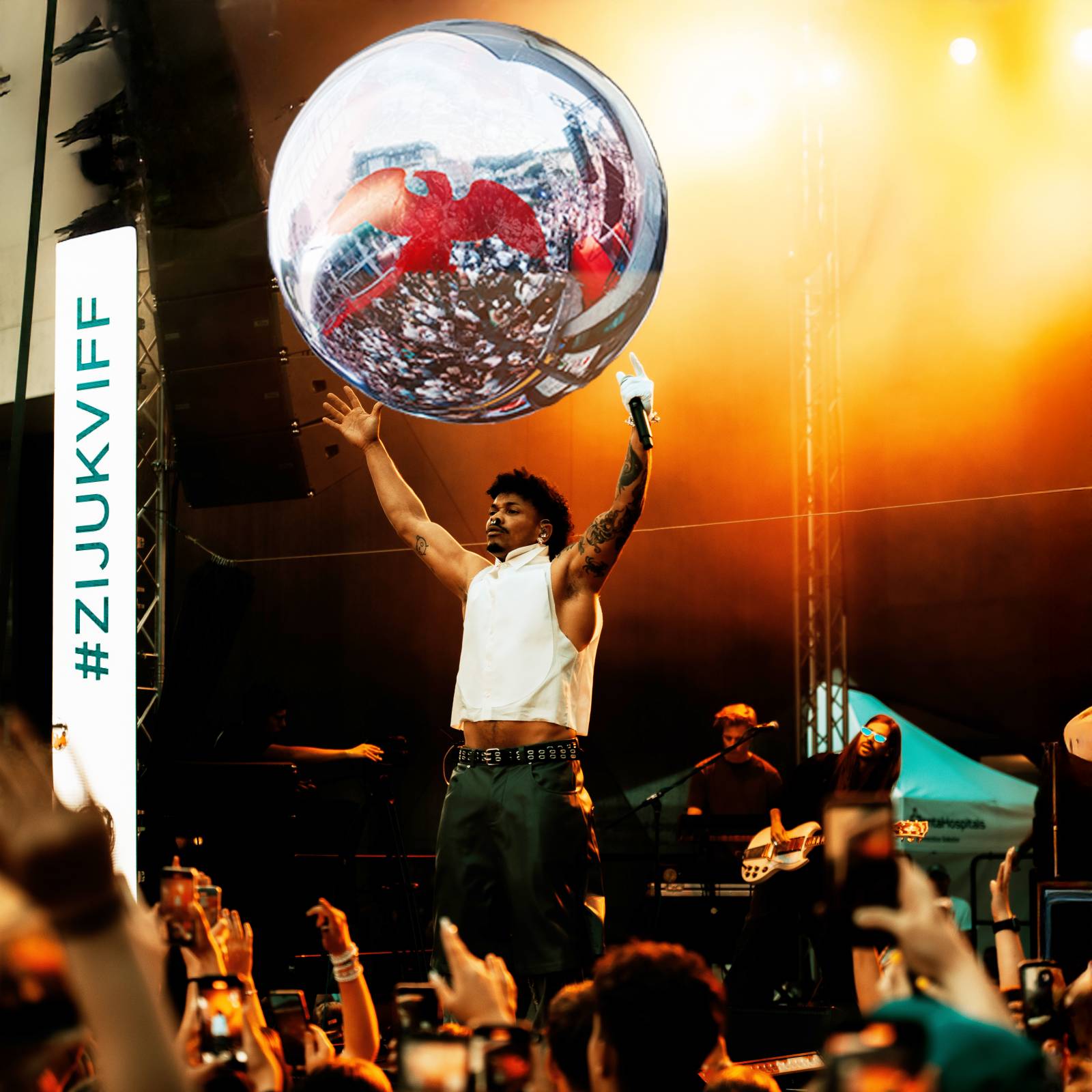 Rok 2025 objektivem fotografů | Iveta Valentová zachytila Bena Cristovao v Edenu i rozhovory s Martinem Chobotem, Renne Dangem a Slavíčkem