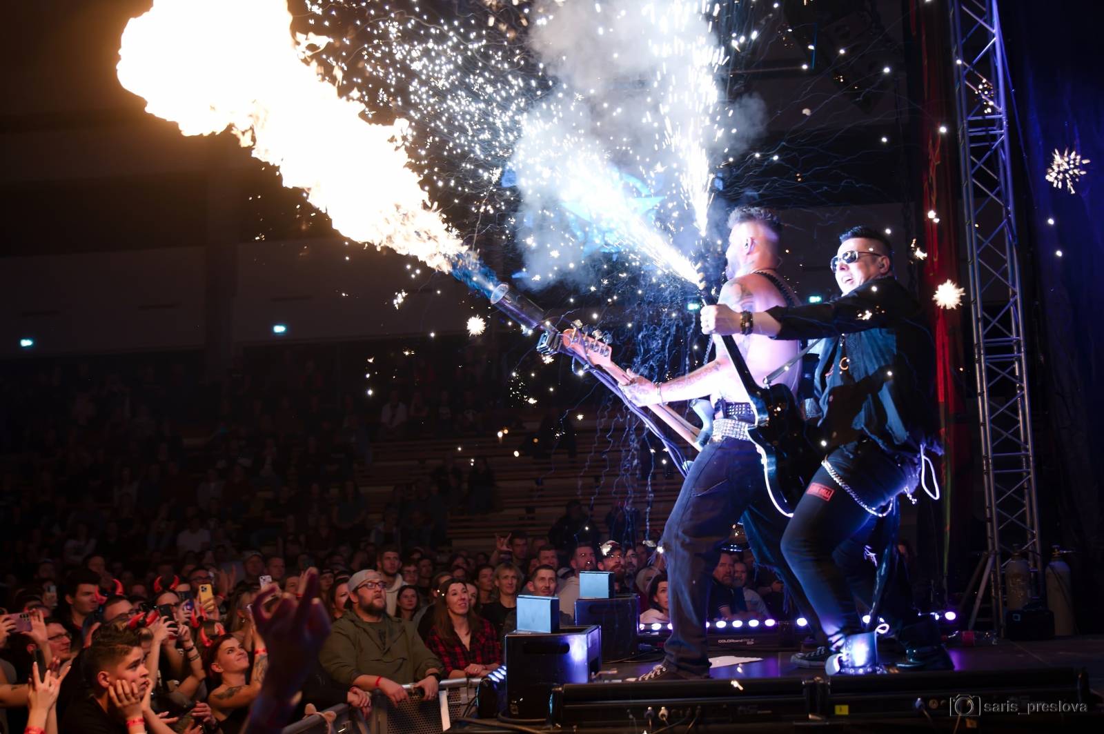 Rok 2025 objektivem fotografů | Rybičky 48, Žebřík, Marek Ztracený, Olympic i Pekelný ostrov pohledem Šárky Preslové