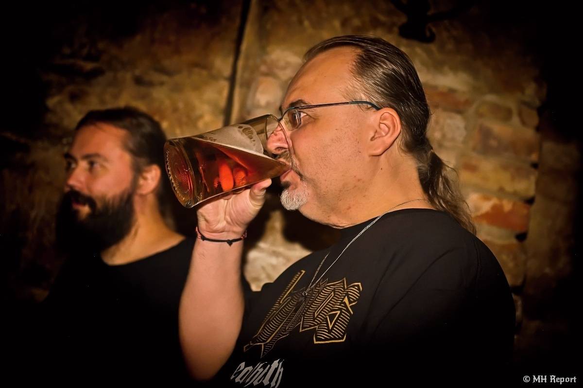 Search & Destroy ovládli Parlament Club. Koncert měl i narozeninový náboj