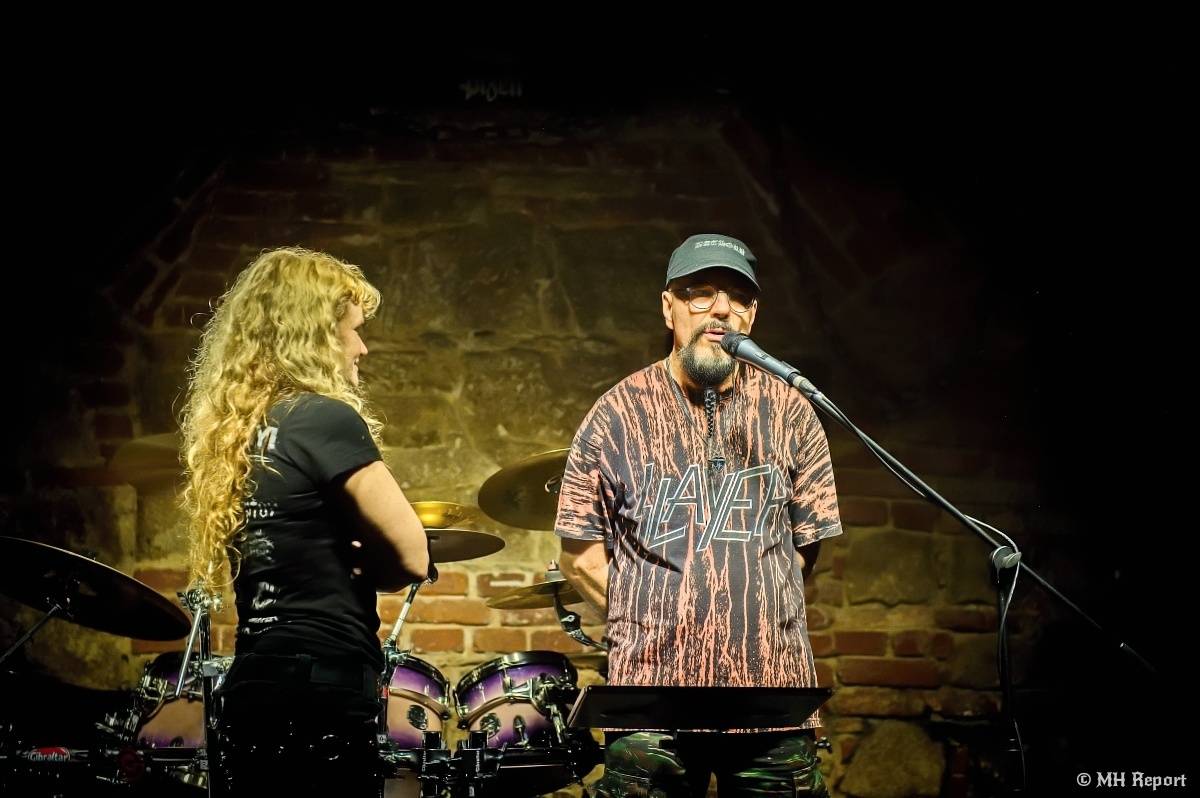 Search & Destroy ovládli Parlament Club. Koncert měl i narozeninový náboj