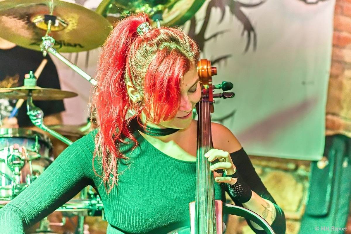 Search & Destroy ovládli Parlament Club. Koncert měl i narozeninový náboj