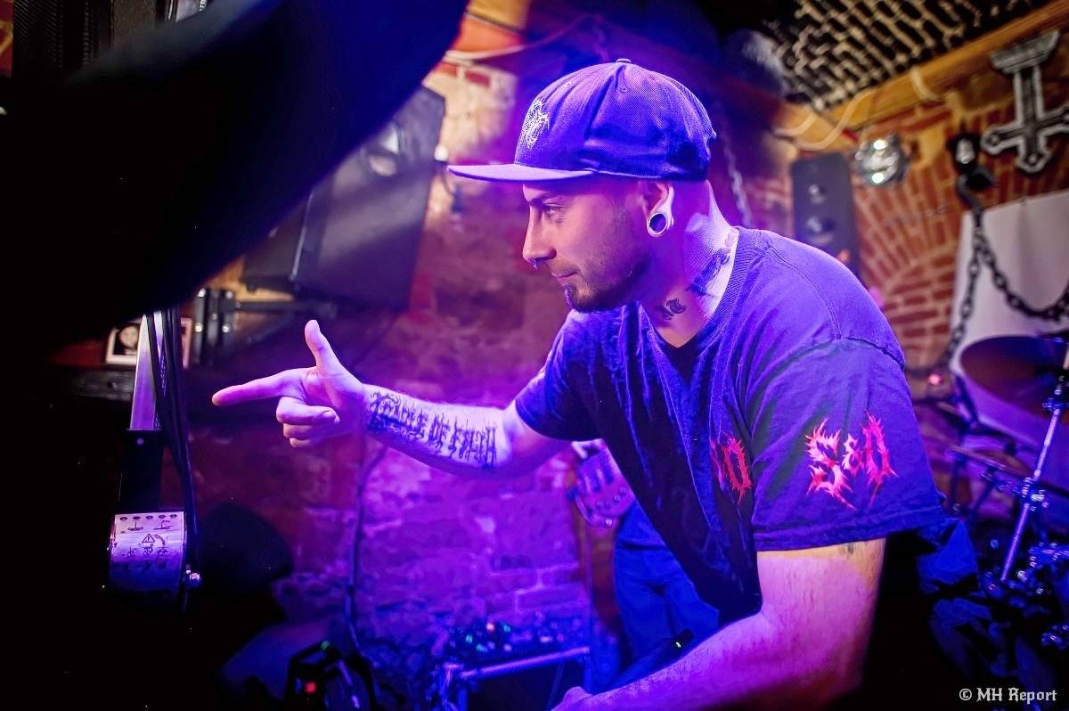 Search & Destroy ovládli Parlament Club. Koncert měl i narozeninový náboj