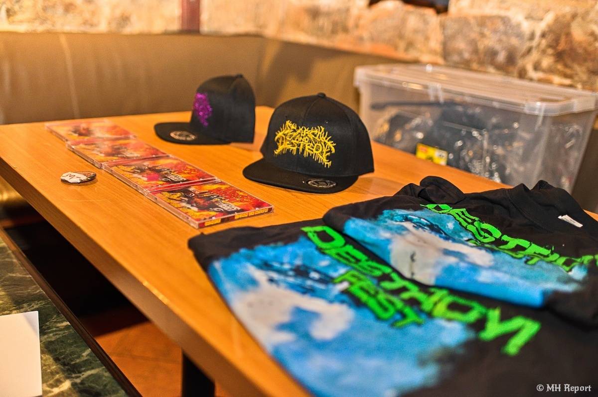 Search & Destroy ovládli Parlament Club. Koncert měl i narozeninový náboj